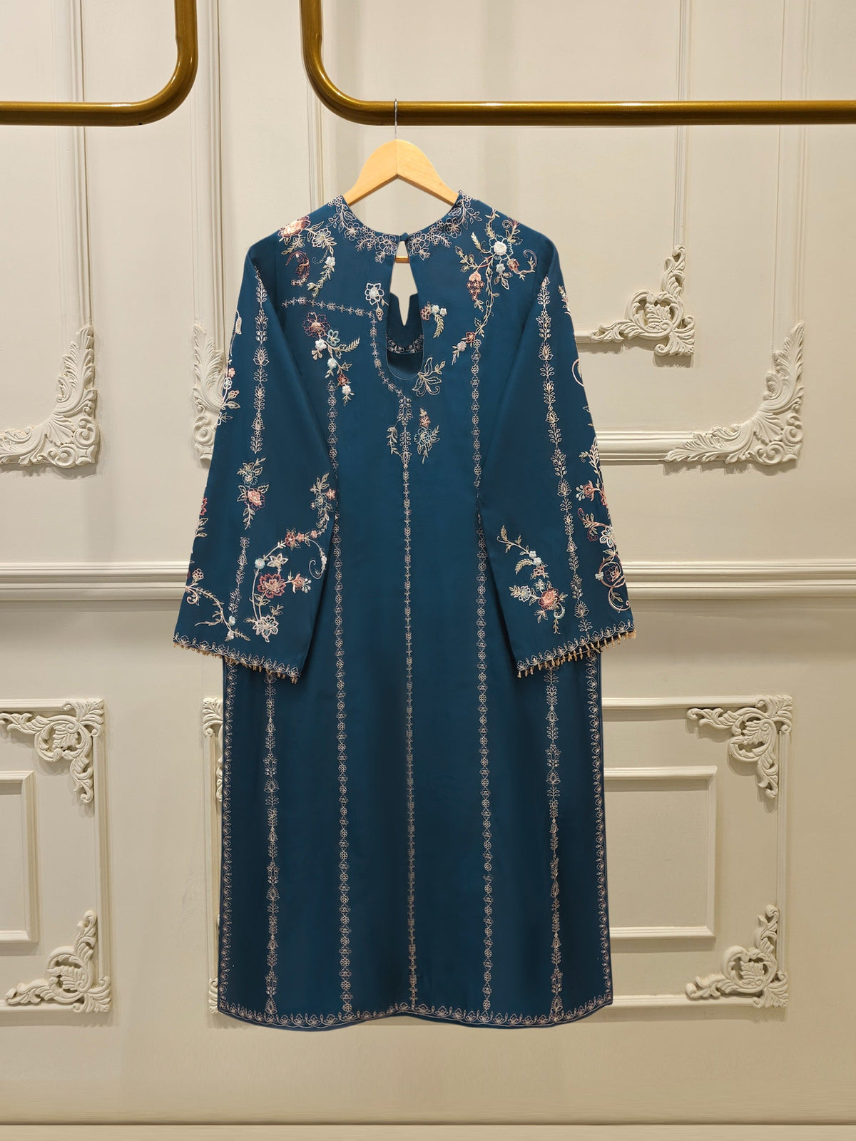 3 Piece - Pure Khaddi Silk Embroidered Suit S114823