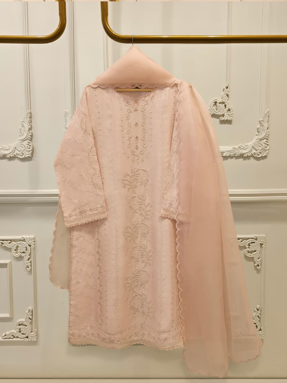 3 Piece- Pure Sheesha Silk Embroidered Suit S115122