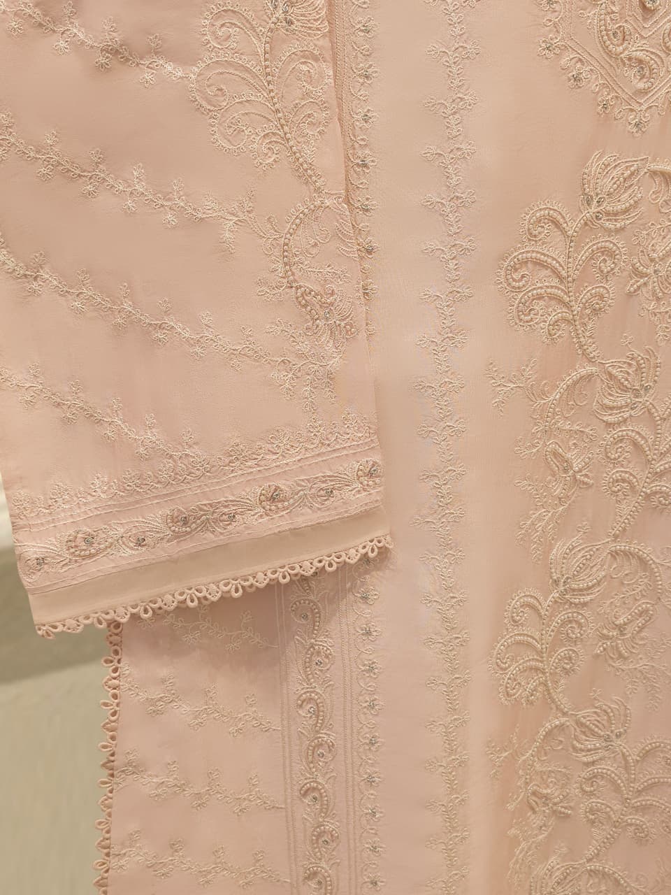 3 Piece- Pure Sheesha Silk Embroidered Suit S115122