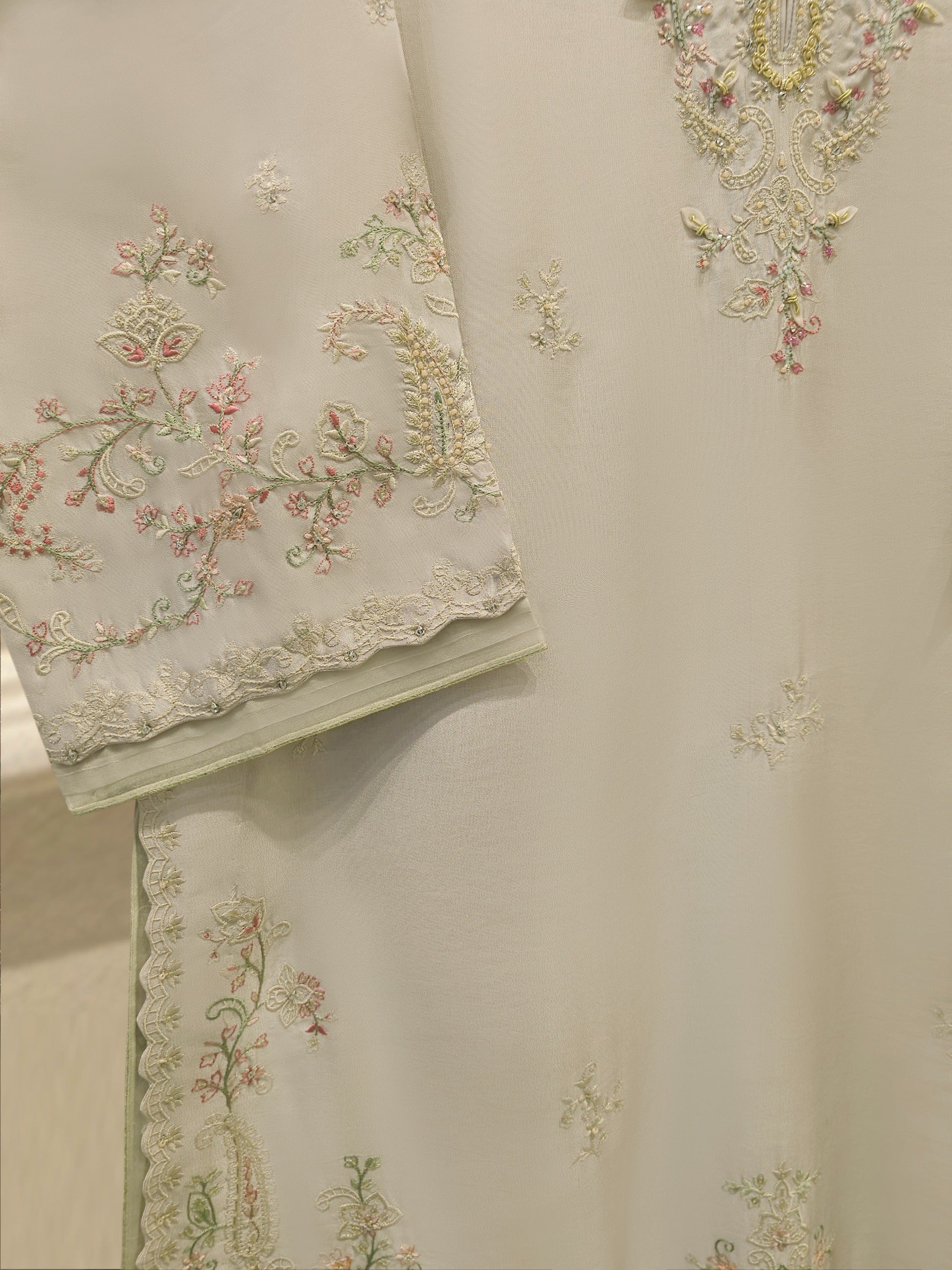 3 Piece- Pure Sheesha Silk Embroidered Suit S115118