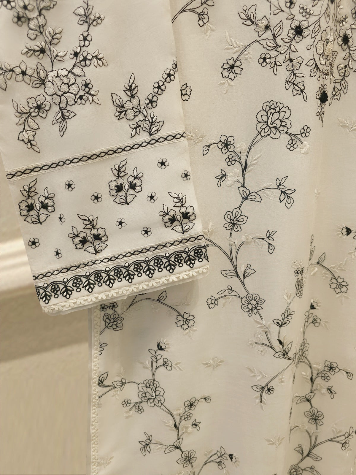 2 Piece - Embroidered Kora Cotton Suit S115200