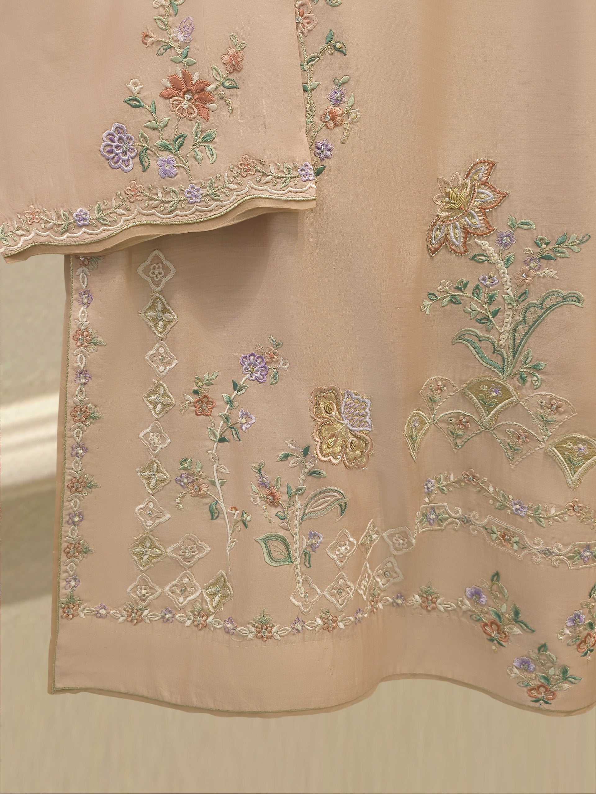 3 Piece - Pure Khaddi Silk Embroidered Suit S115261
