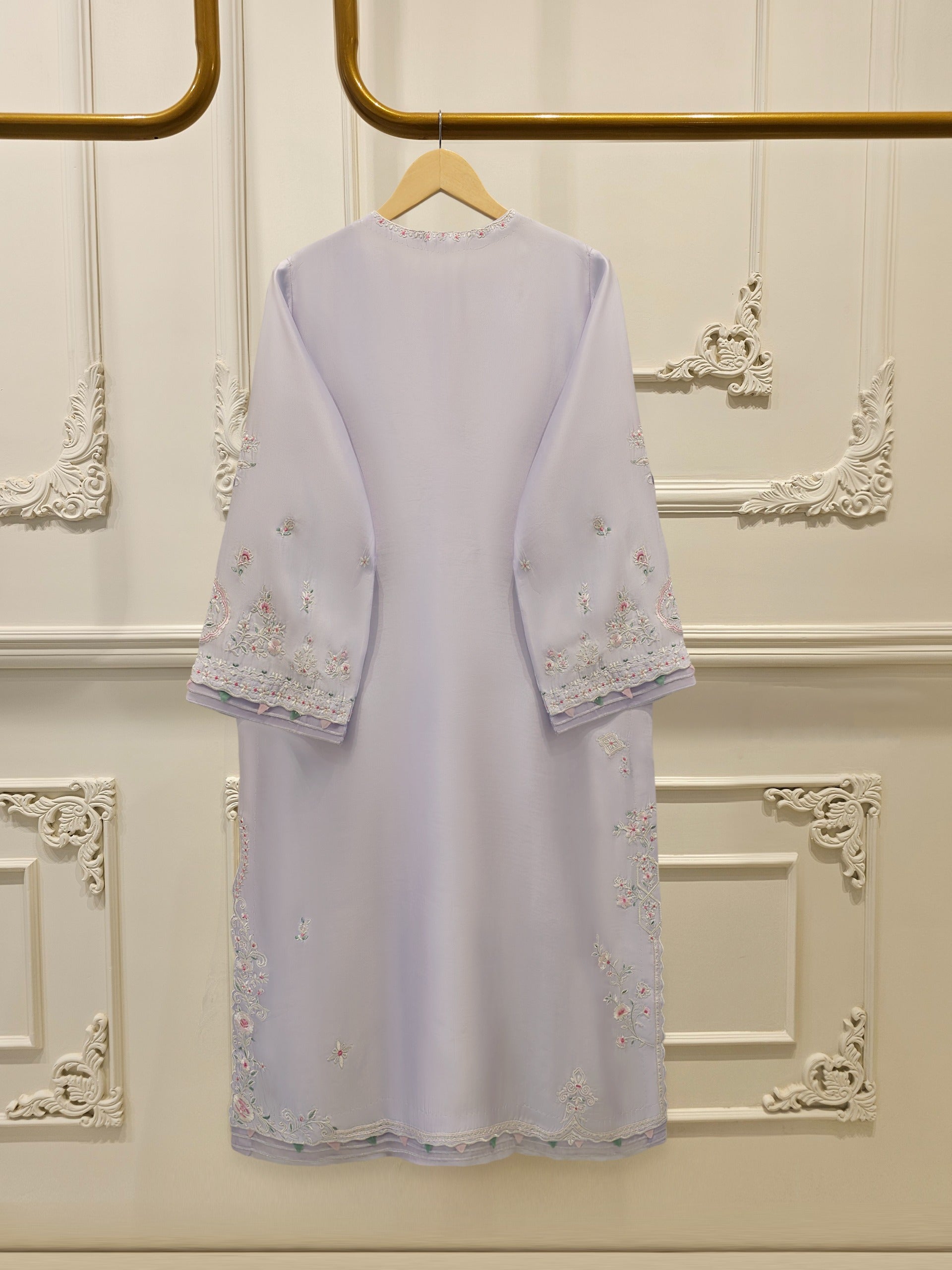 3 Piece- Pure Sheesha Silk Embroidered Suit S115308