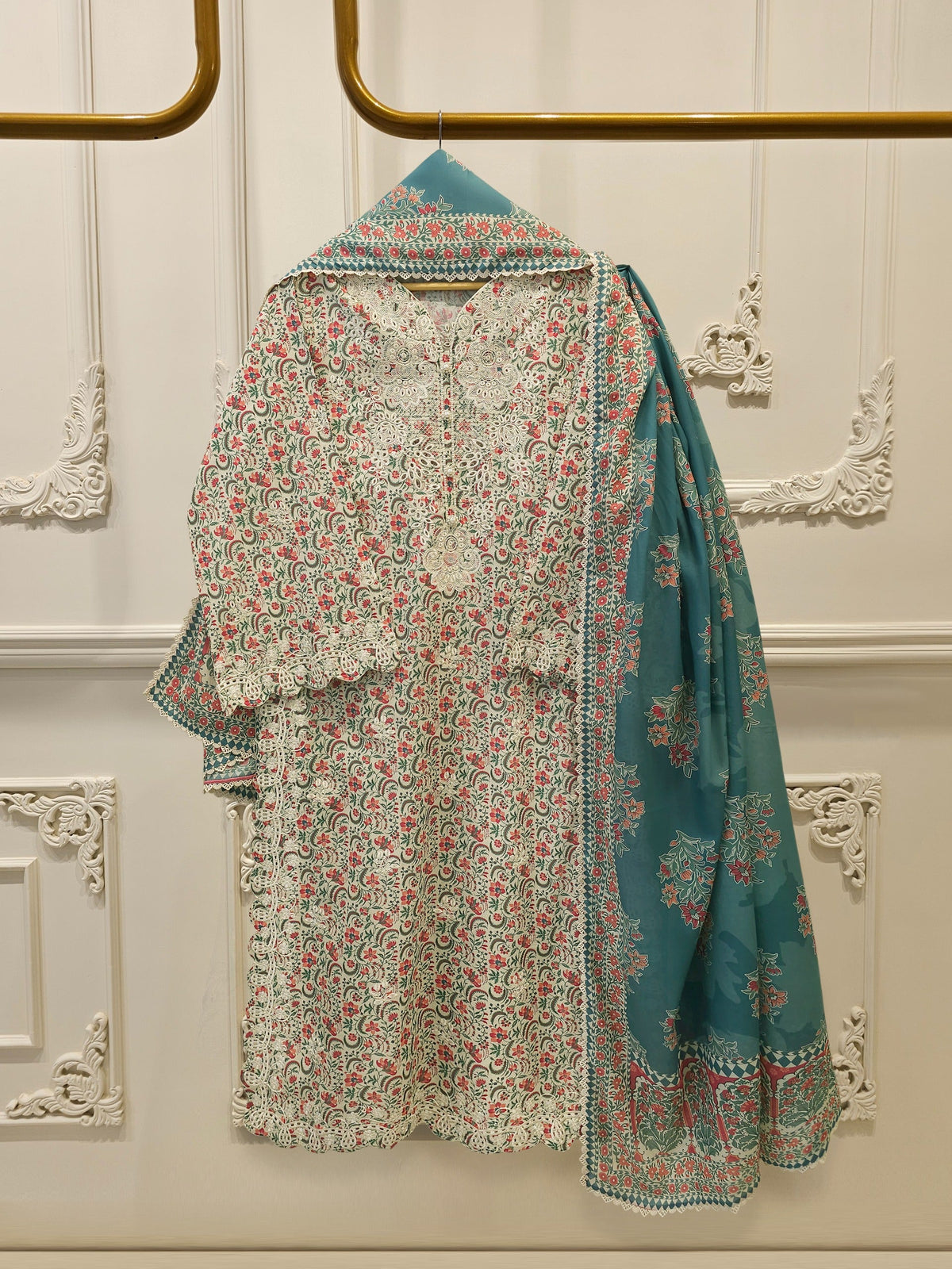 3-Piece Embroided Lawn Suit S115343