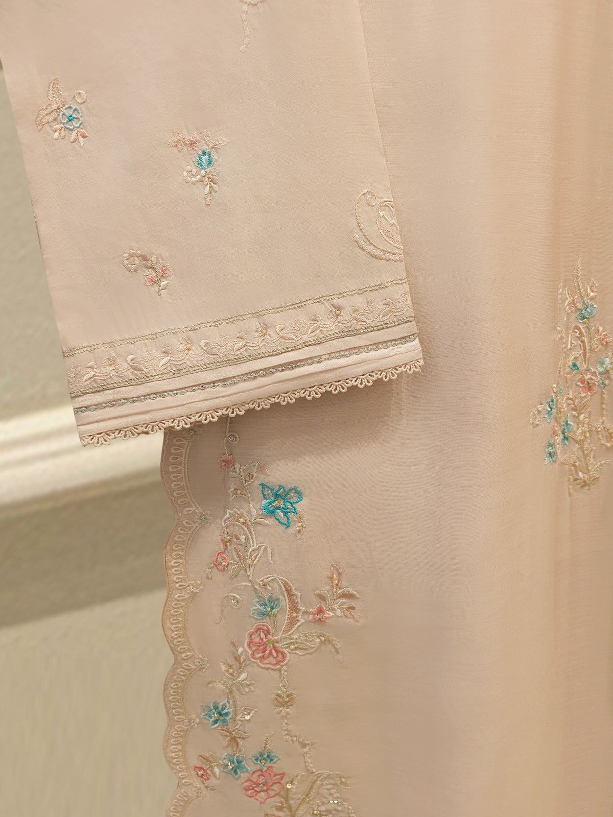 3 Piece - Pure Khaddi Silk Embroidered Suit S115379