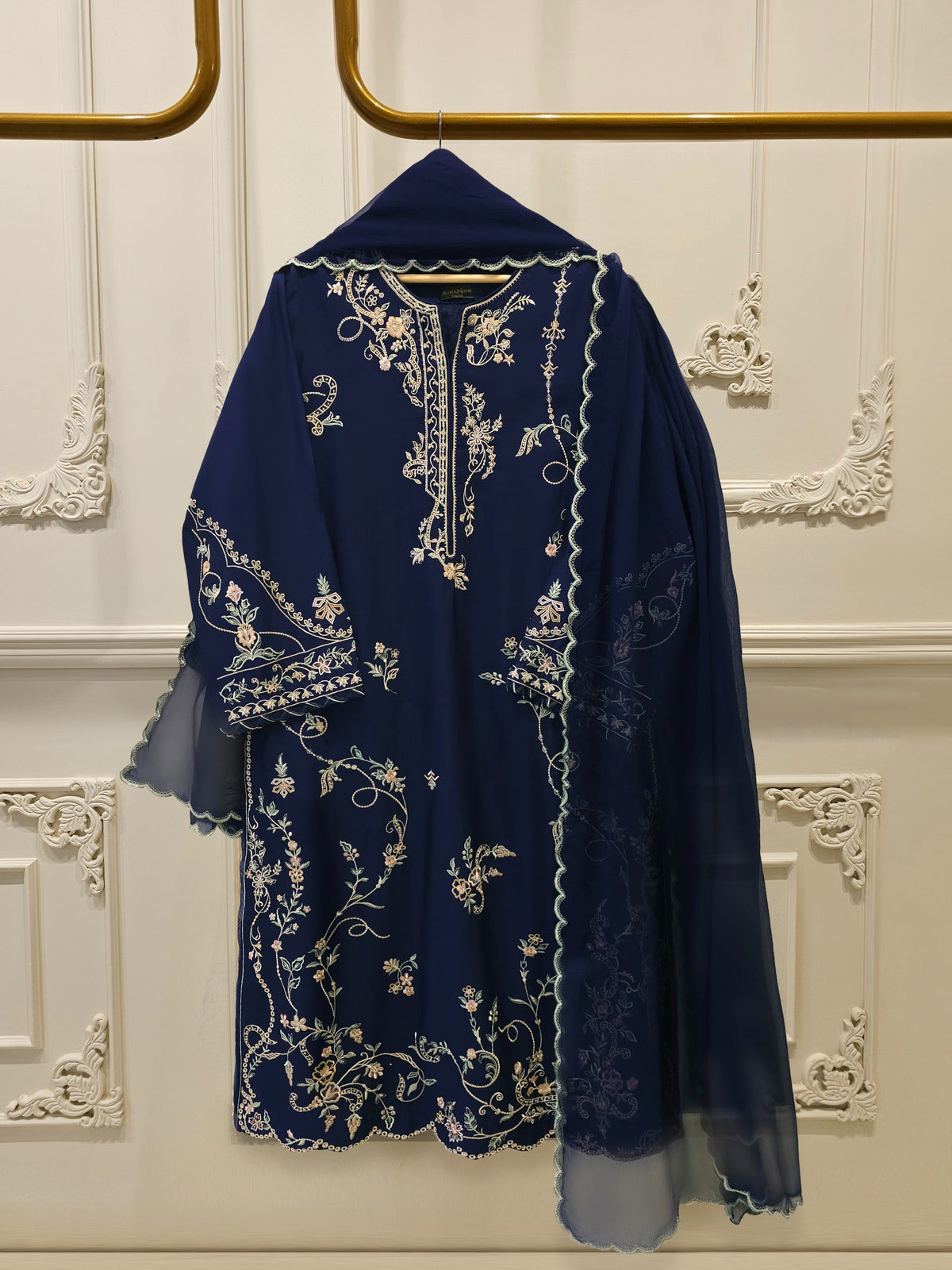 3 Piece - Pure Khaddi Silk Embroidered Suit S115550