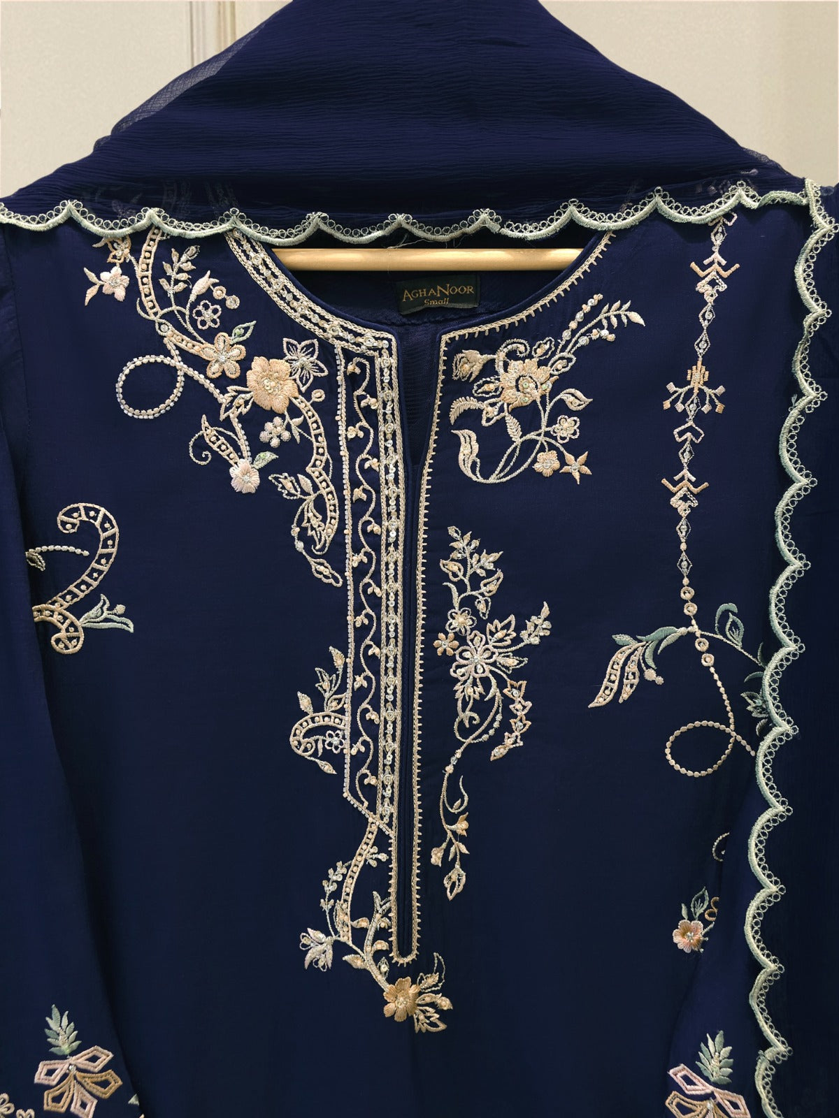 3 Piece - Pure Khaddi Silk Embroidered Suit S115550
