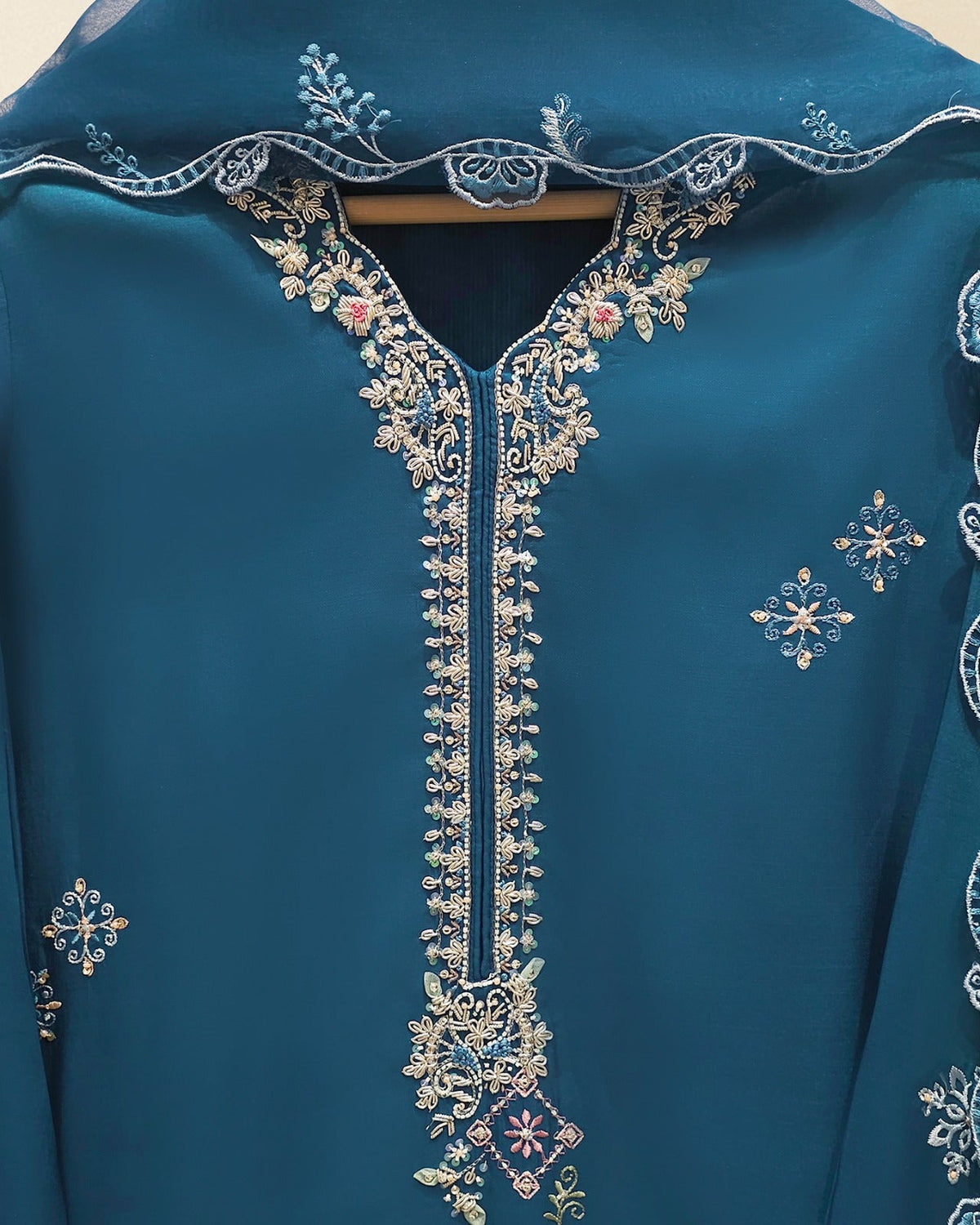 3 Piece - Pure Khaddi Silk Embroidered Suit S115739