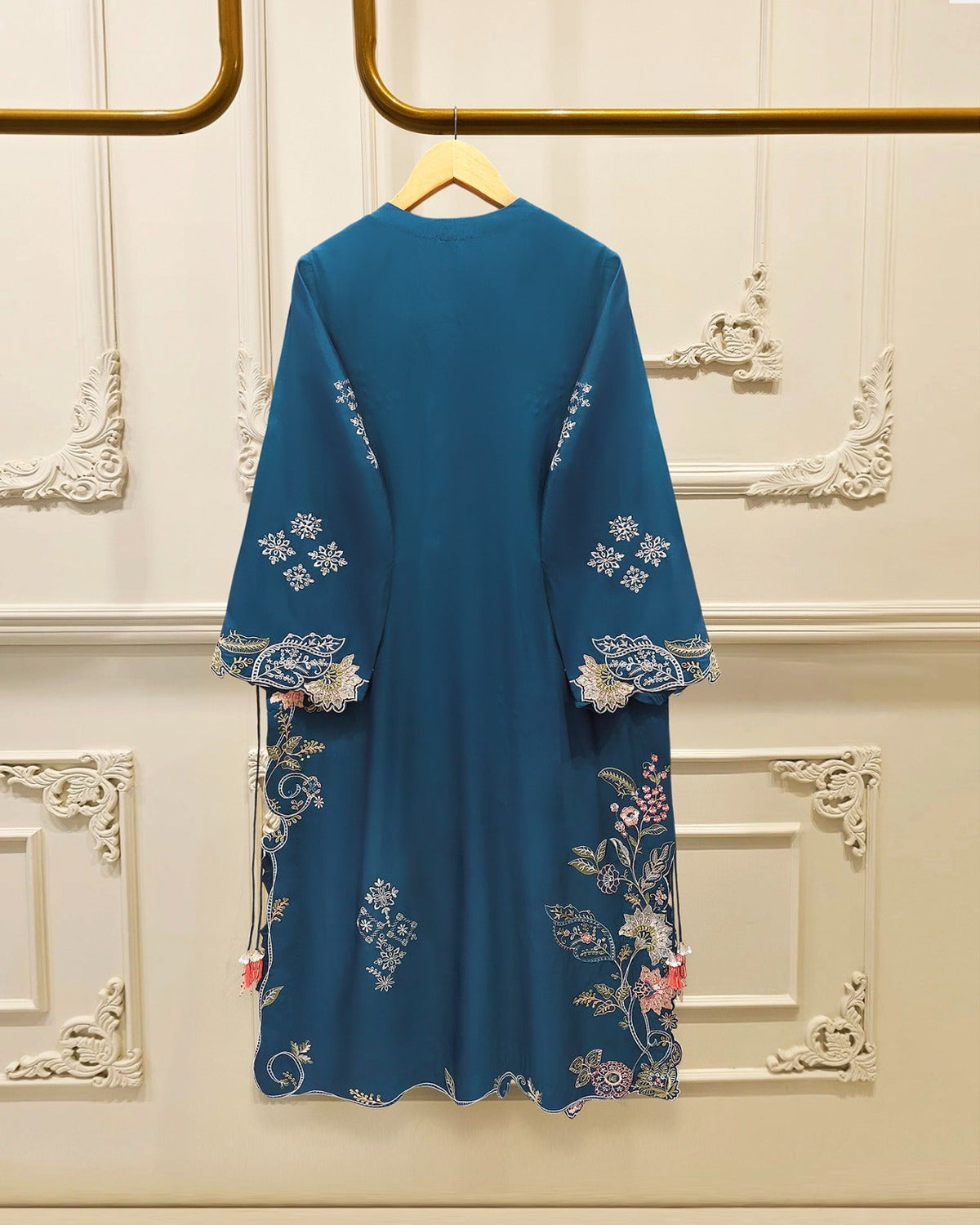 3 Piece - Pure Khaddi Silk Embroidered Suit S115739