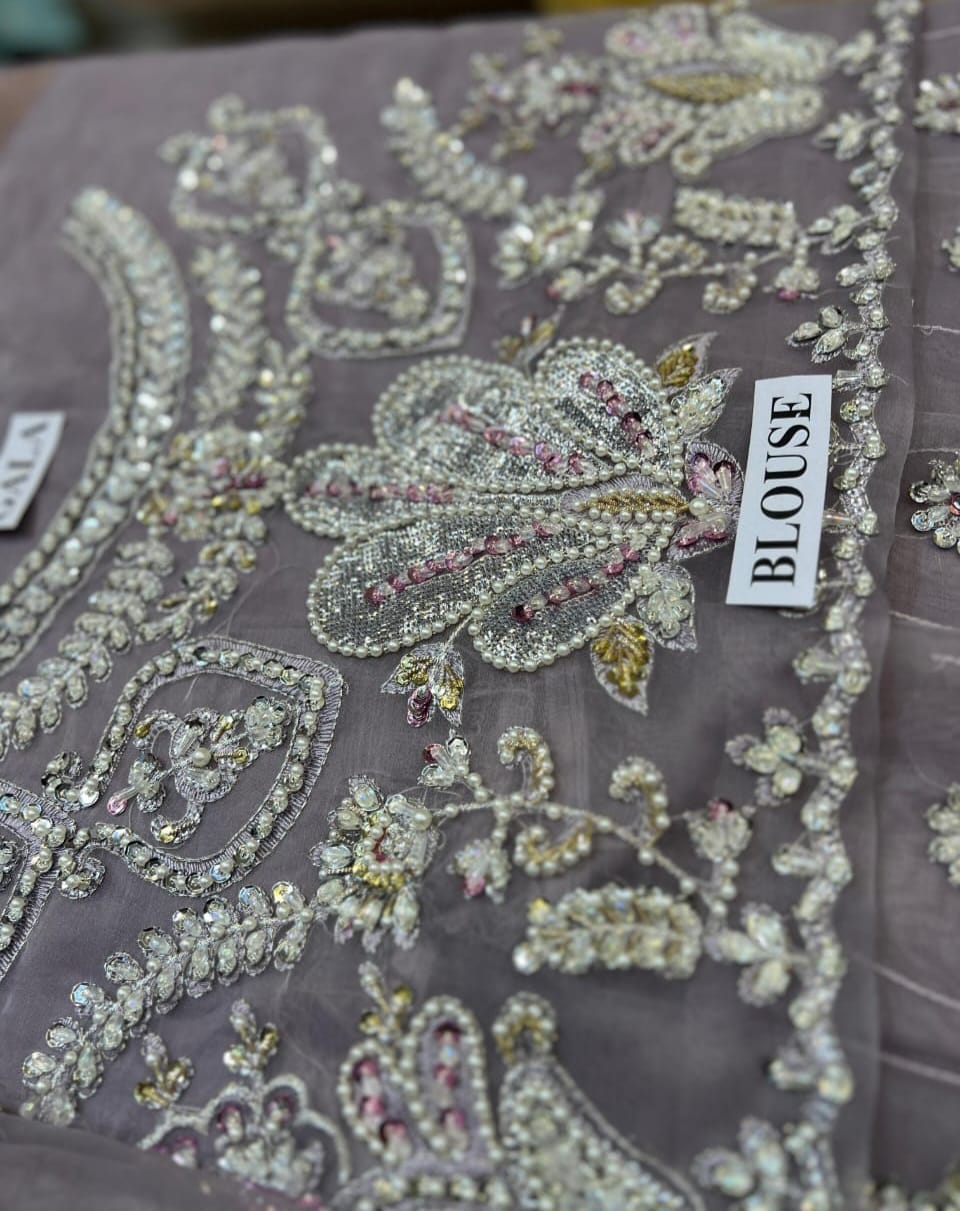 Kanwal Malik – Zarish KM-04 Style