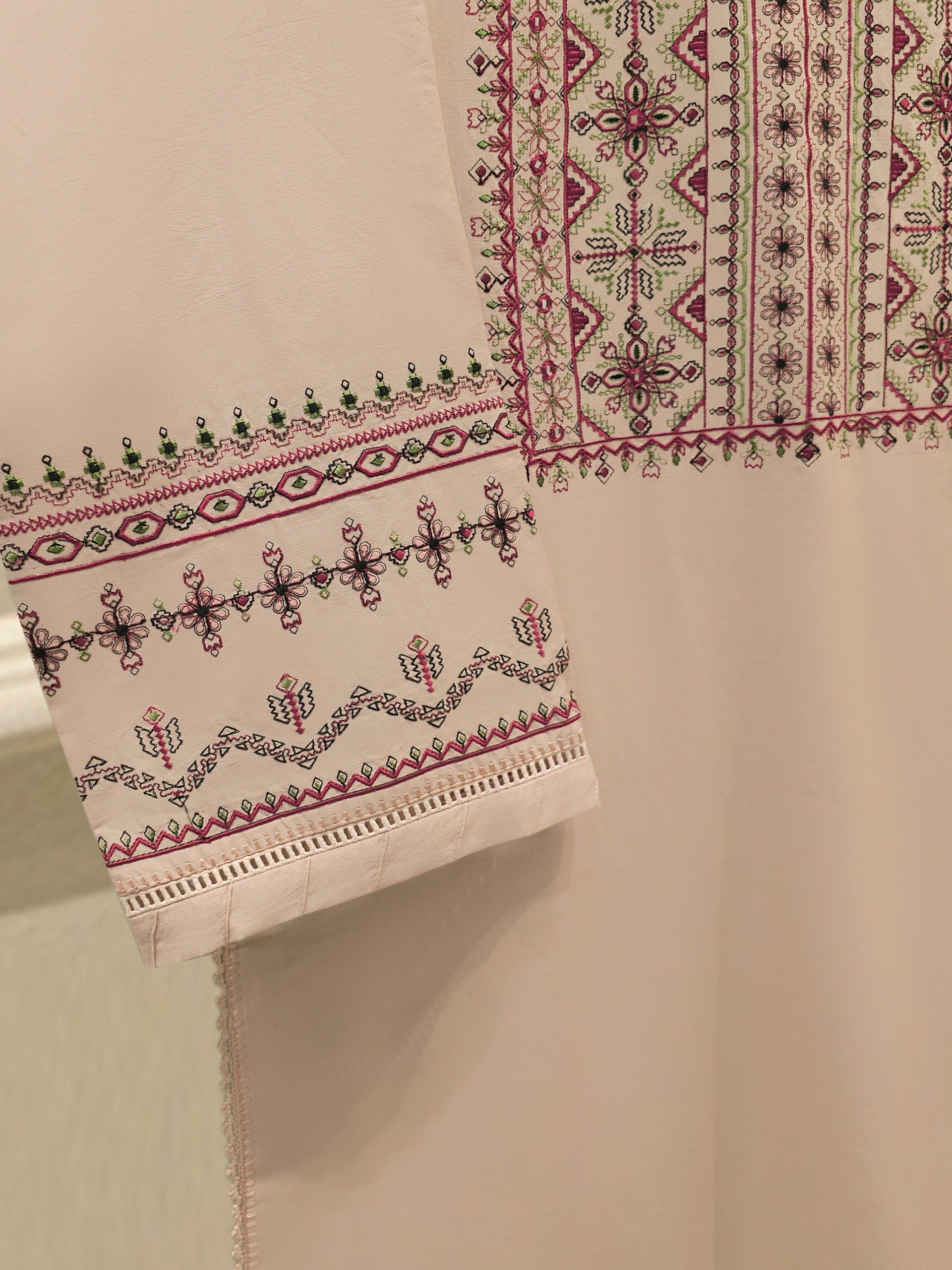 2 Piece - Embroidered Lawn Suit S112138
