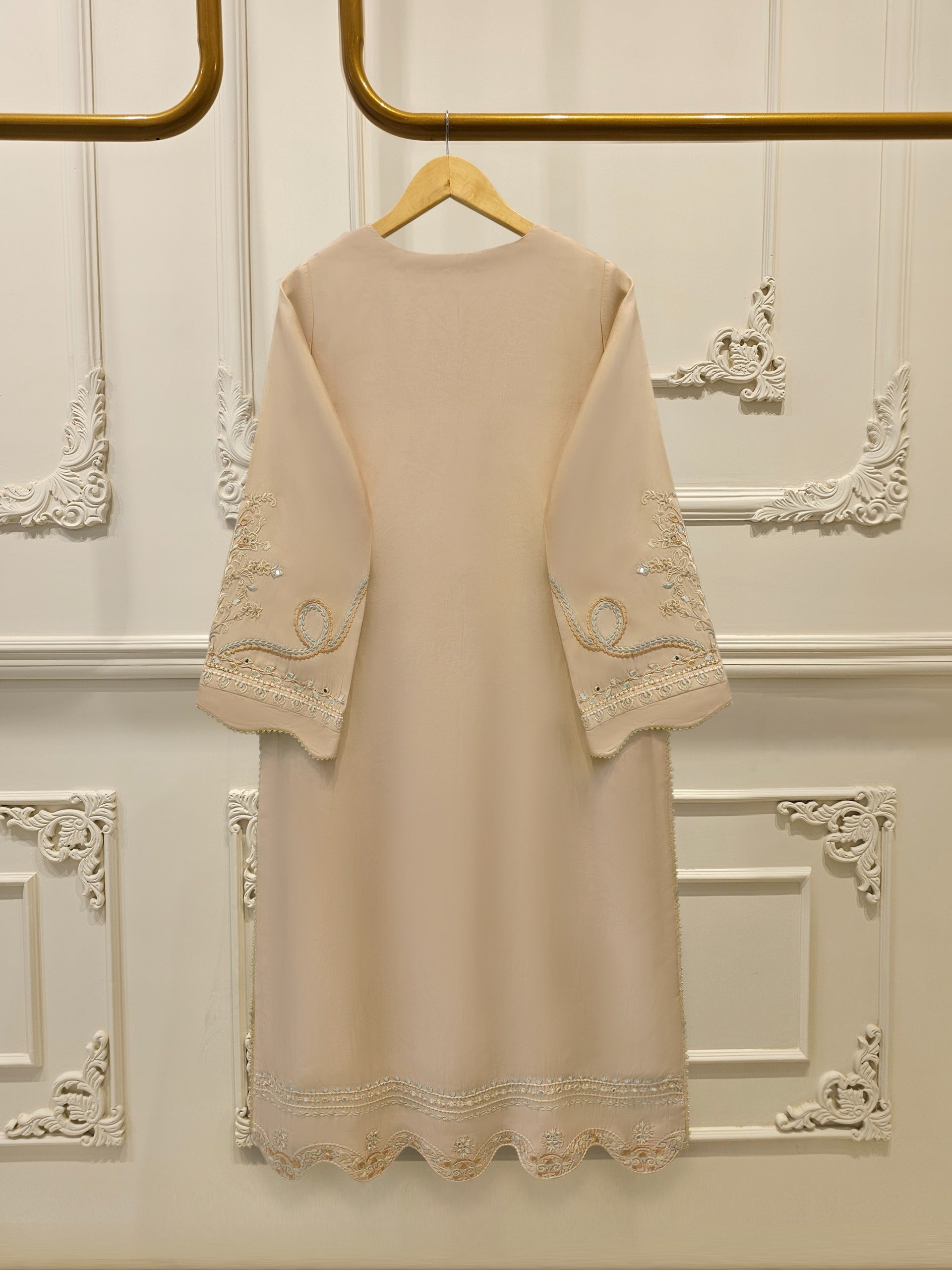3 Piece - Pure Khaddi Silk Embroidered Suit S113082