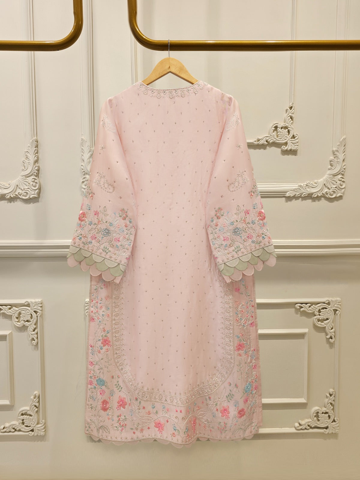 3 Piece- Pure Sheesha Silk Embroidered Suit S113285