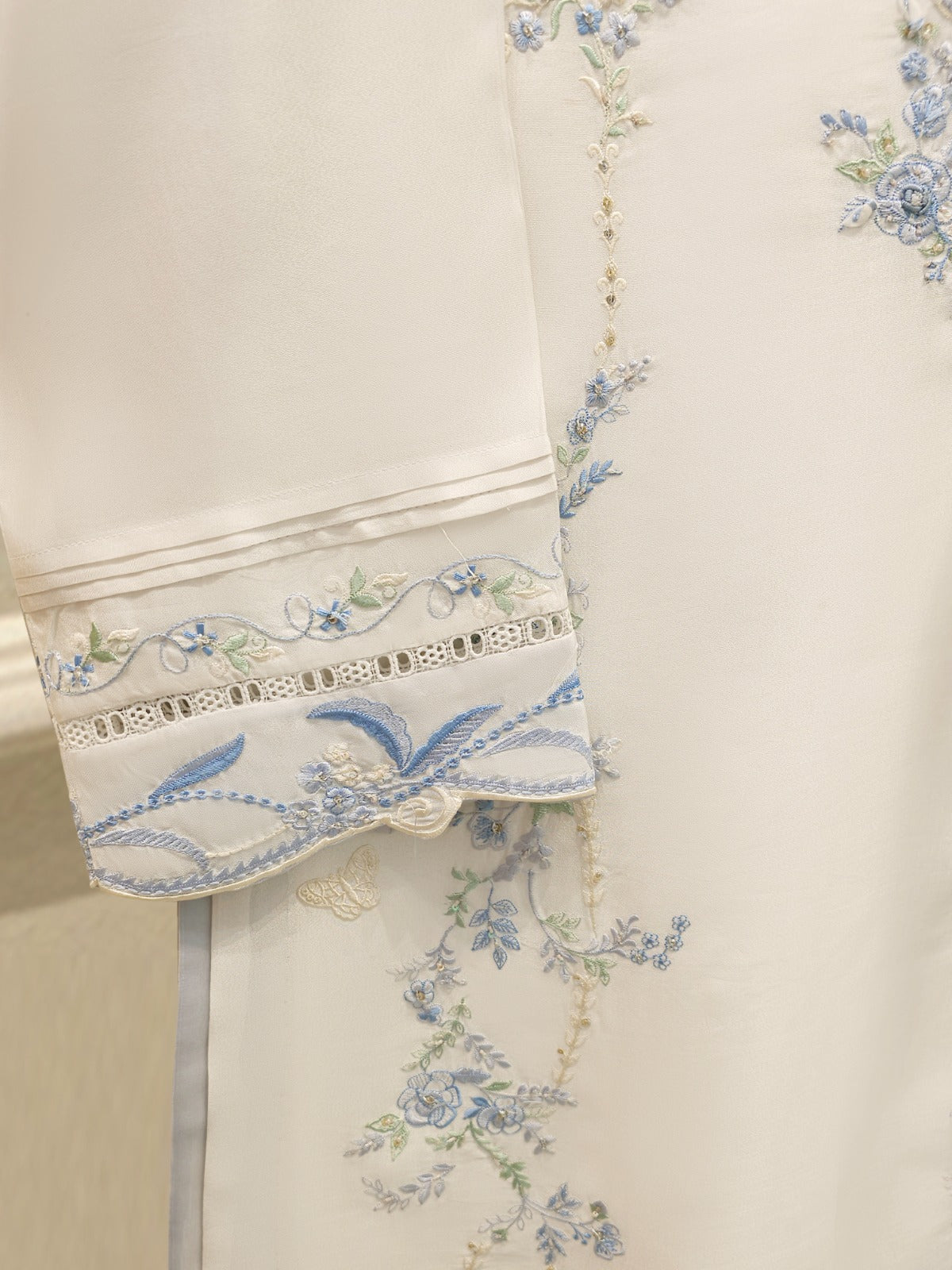 3 Piece- Pure Sheesha Silk Embroidered Suit S113782