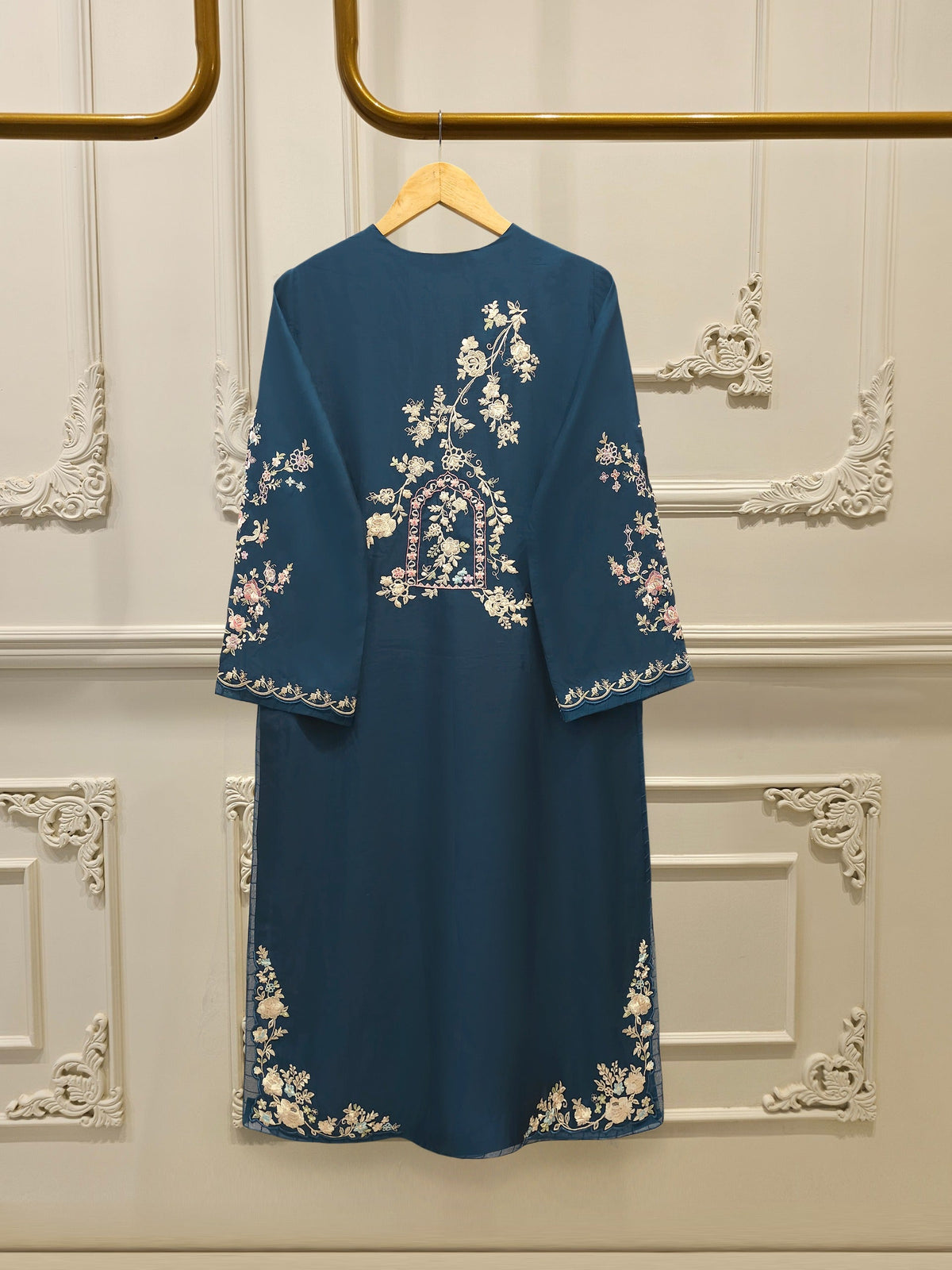 3 Piece - Pure Khaddi Silk Embroidered Suit S114378