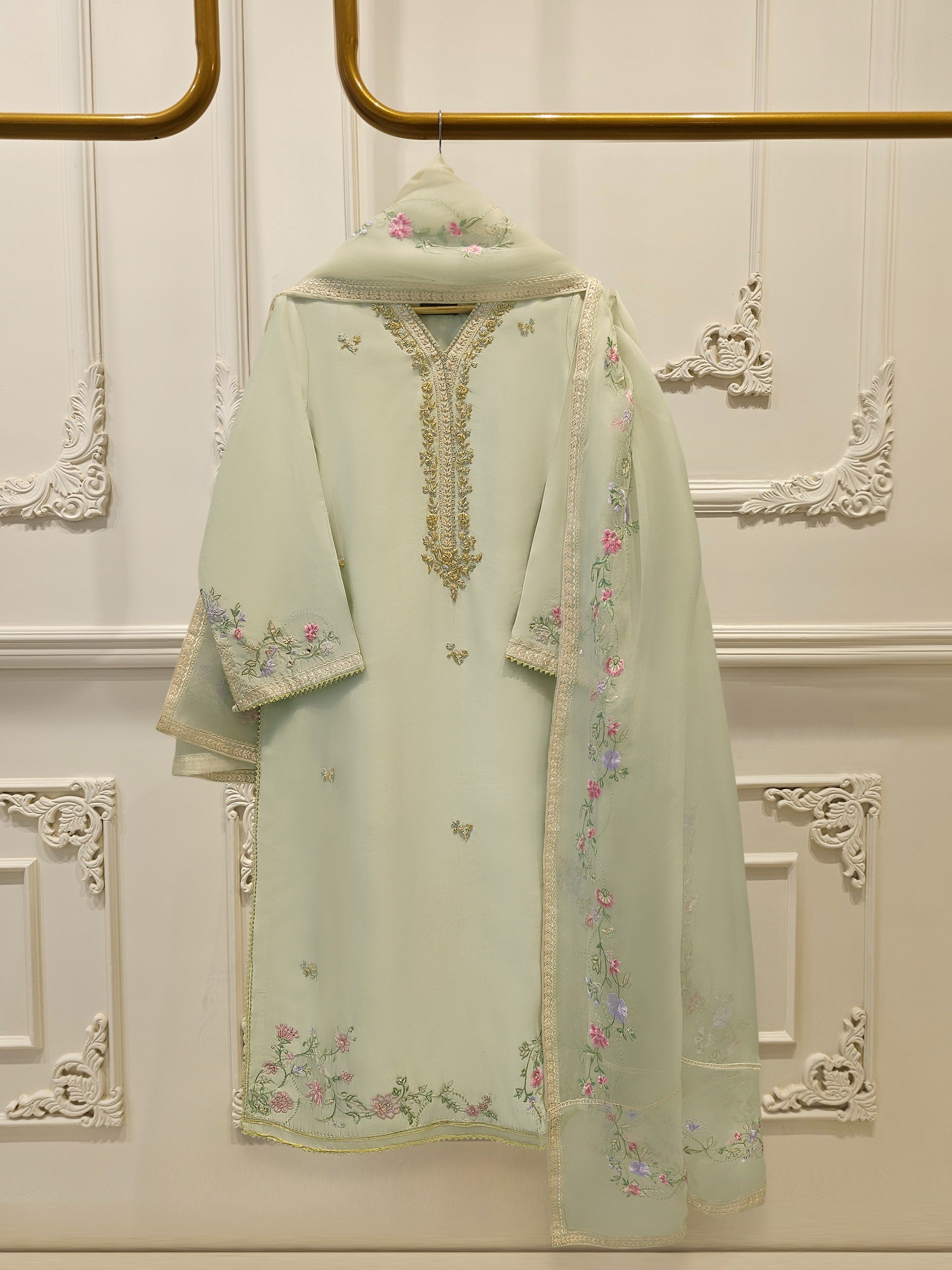 3 Piece- Pure Sheesha Silk Embroidered Suit S114532