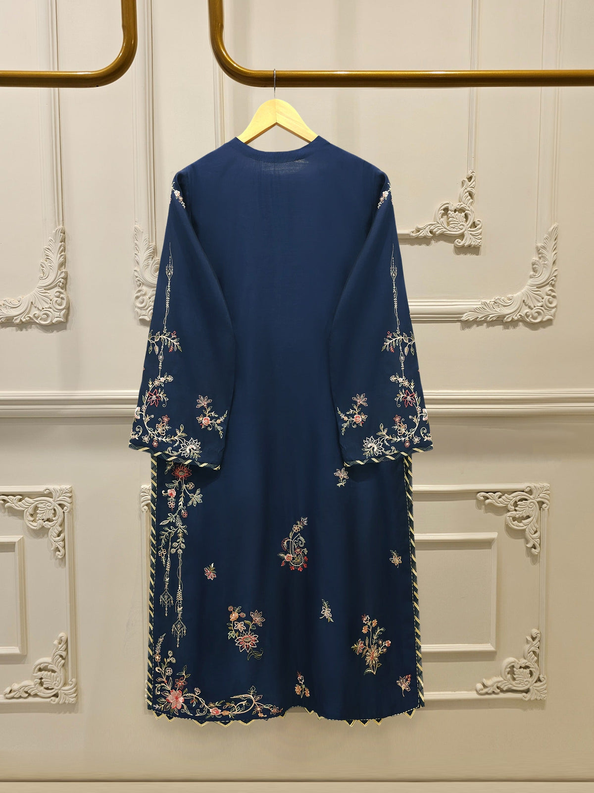 3 Piece - Pure Khaddi Silk Embroidered Suit S114674