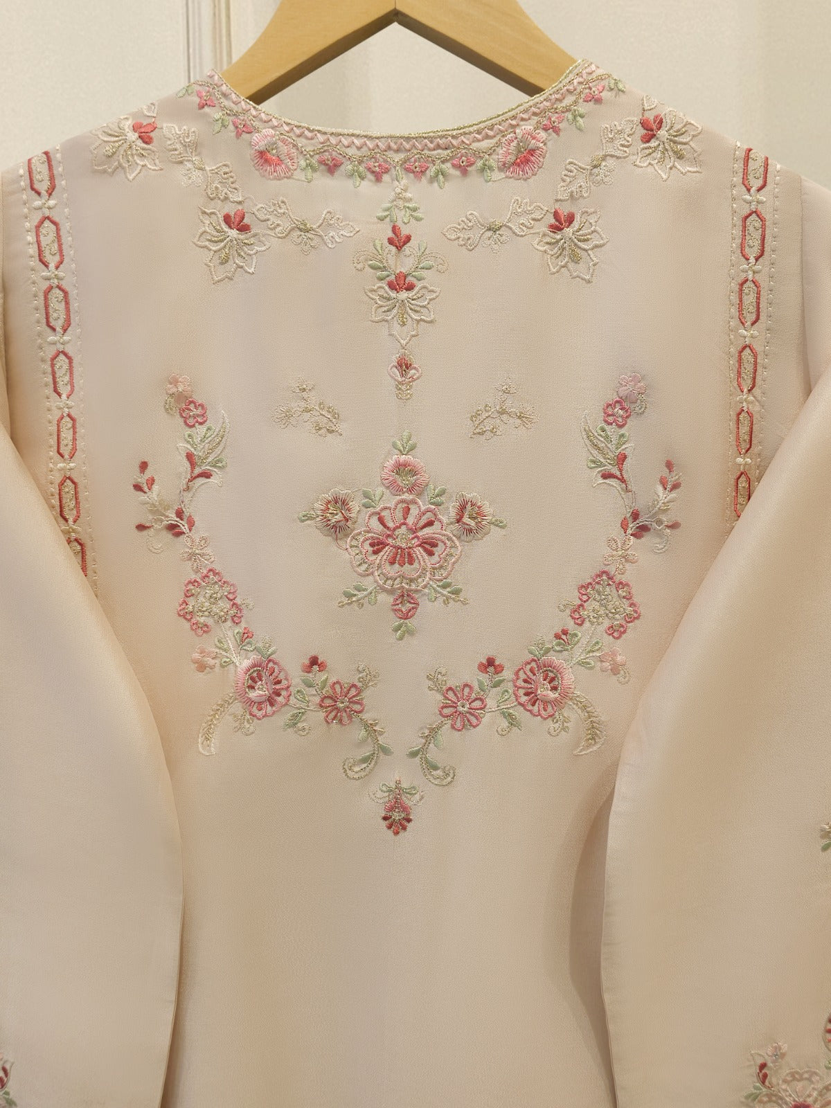 3 Piece- Pure Sheesha Silk Embroidered Suit S114755