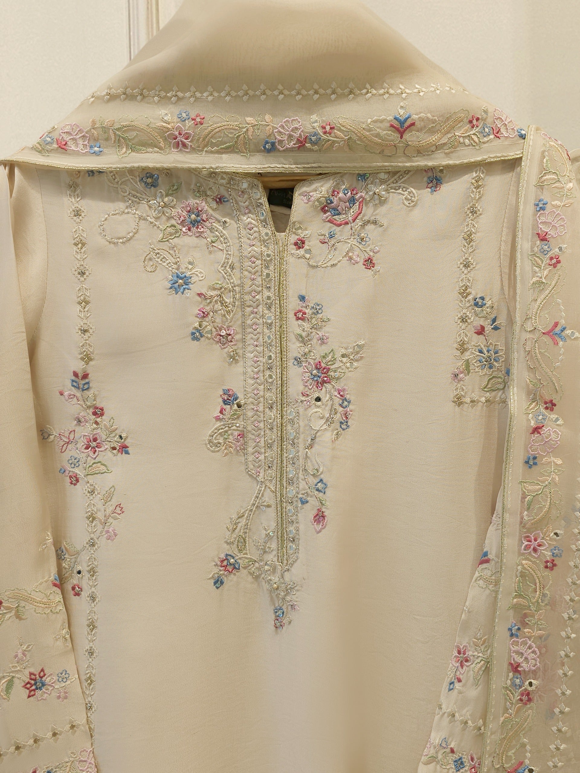 3 Piece- Pure Sheesha Silk Embroidered Suit S114942