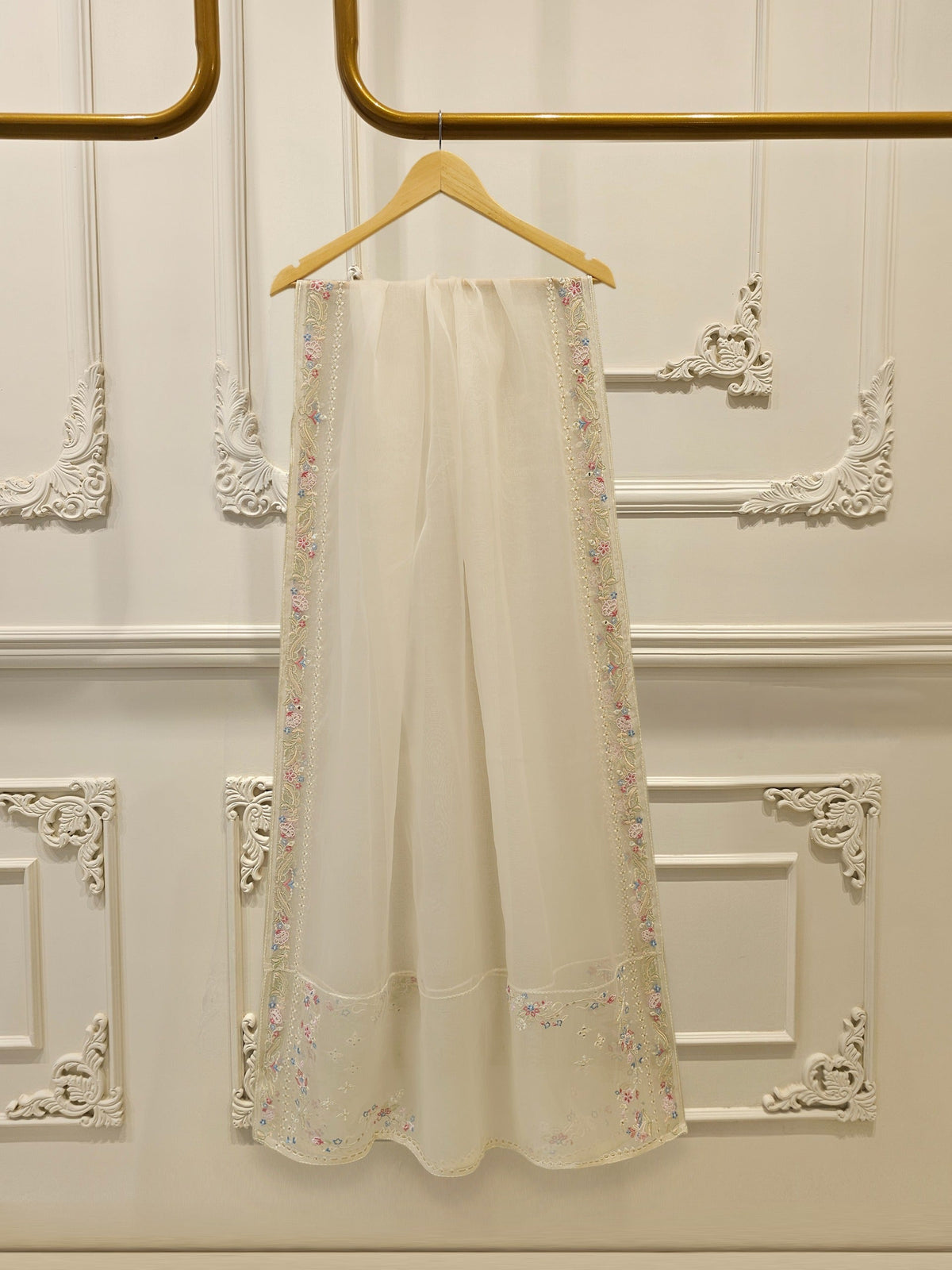 3 Piece- Pure Sheesha Silk Embroidered Suit S114942