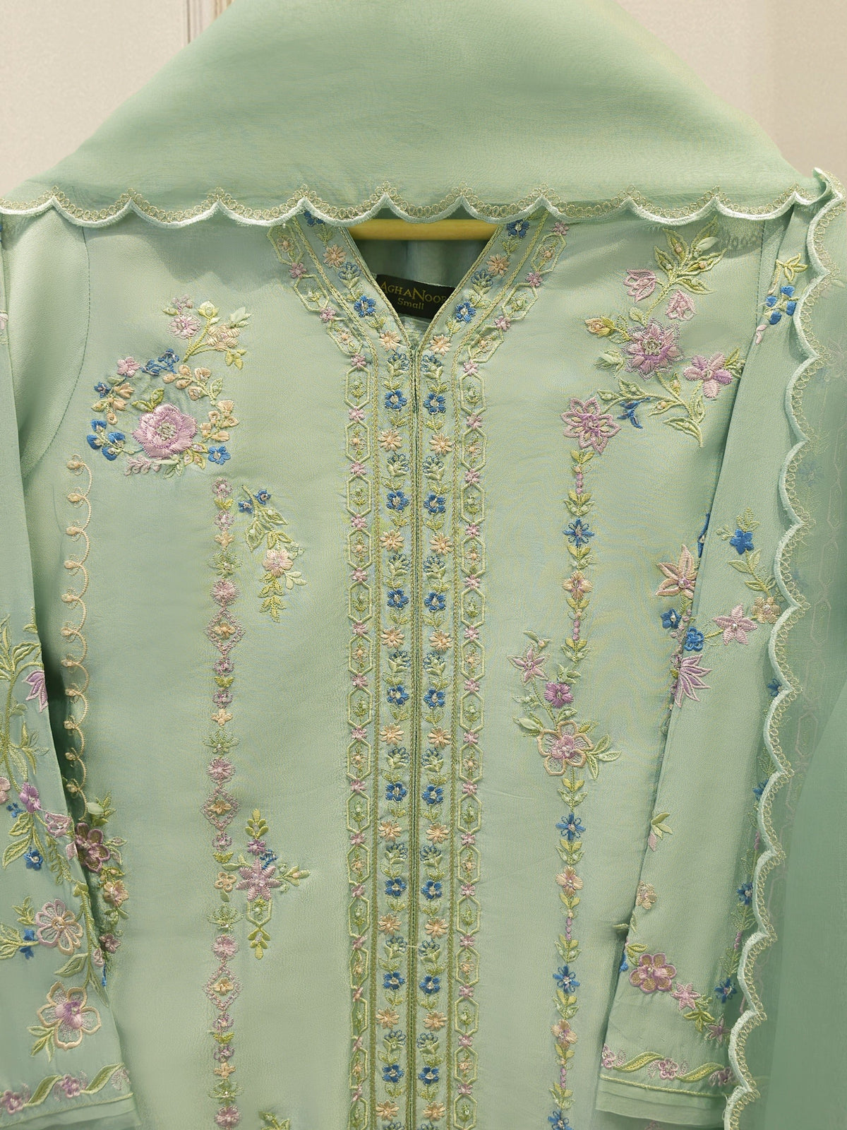 3 Piece- Pure Sheesha Silk Embroidered Suit S114923