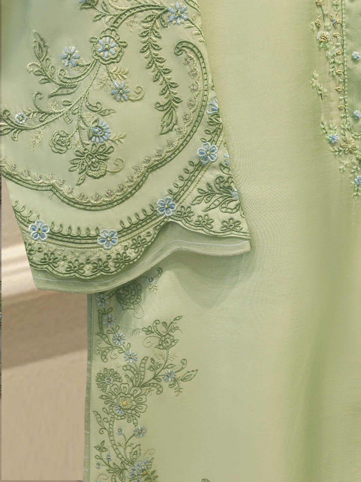 3 Piece- Pure Sheesha Silk Embroidered Suit S115038