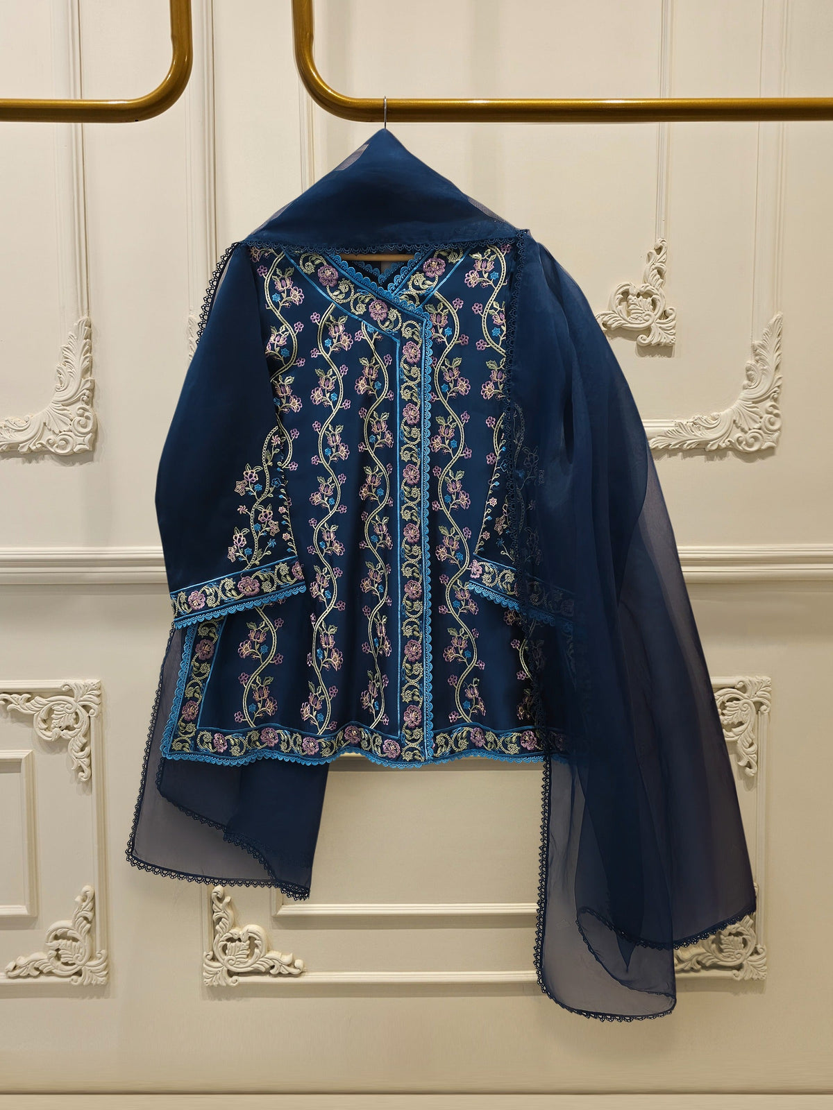 3 Piece- Pure Sheesha Silk Embroidered Suit S115078