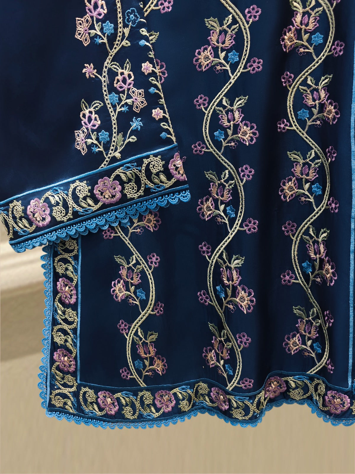 3 Piece- Pure Sheesha Silk Embroidered Suit S115078