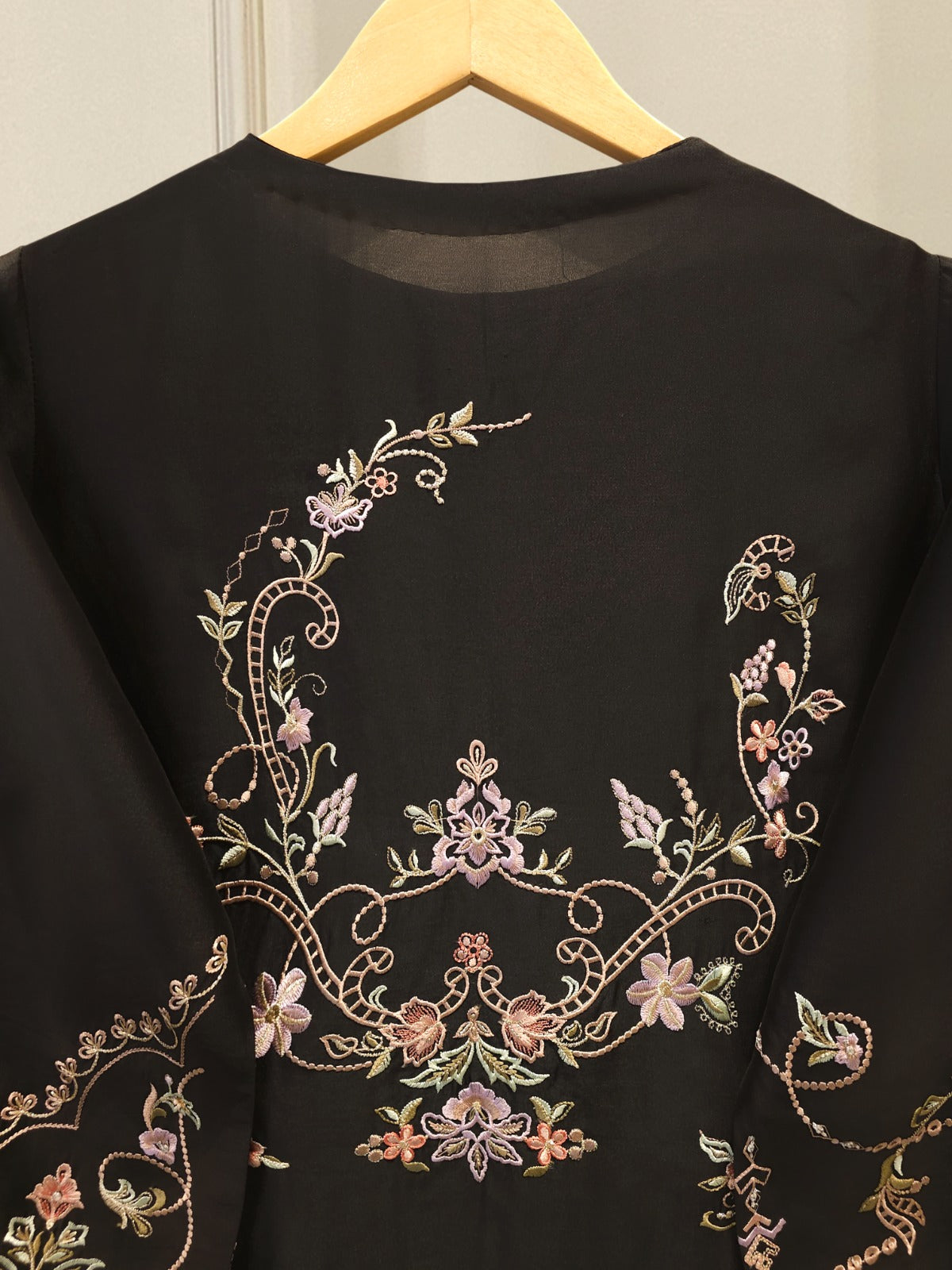 3 Piece- Pure Sheesha Silk Embroidered Suit S115087