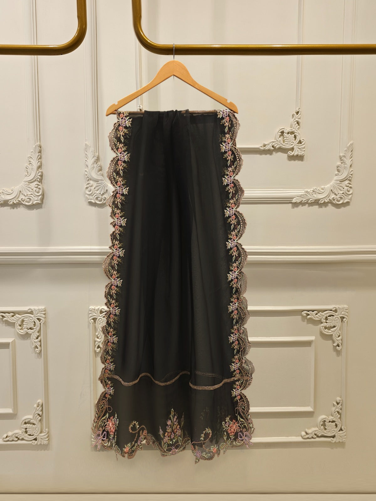 3 Piece- Pure Sheesha Silk Embroidered Suit S115087