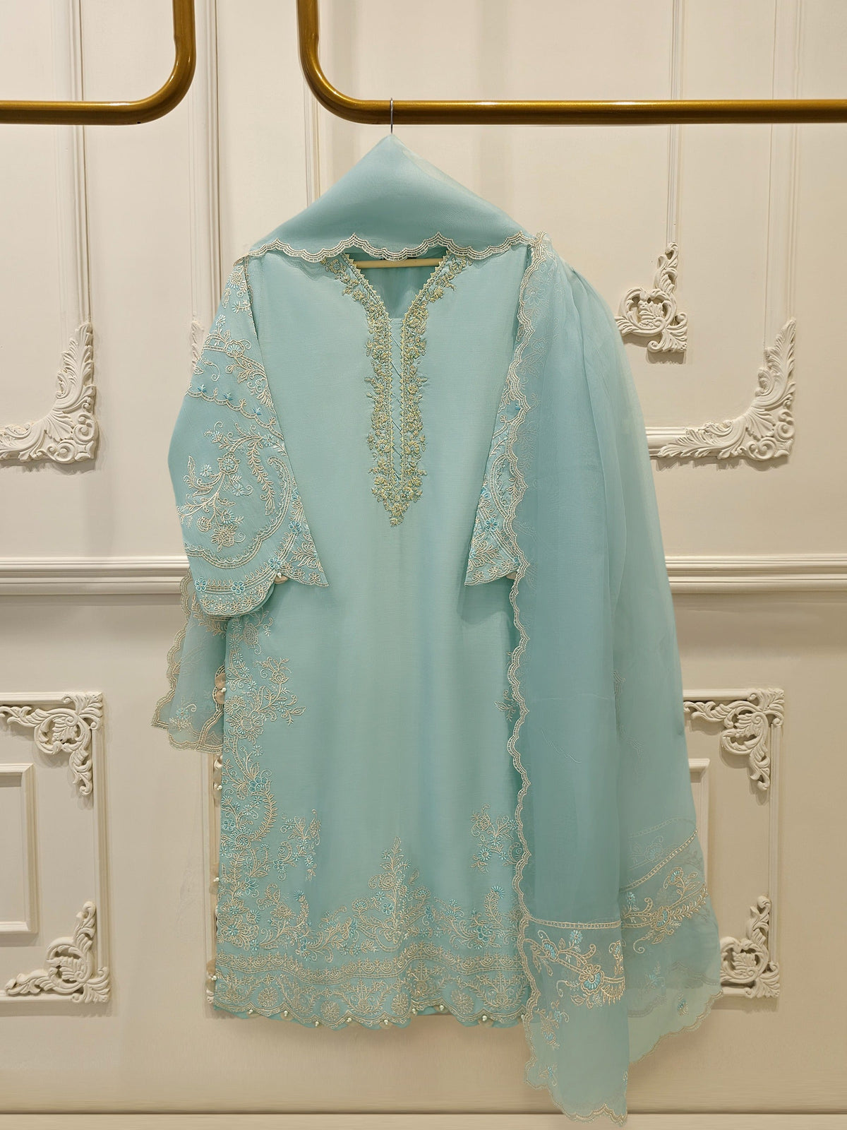 3 Piece - Pure Khaddi Silk Embroidered Suit S115136