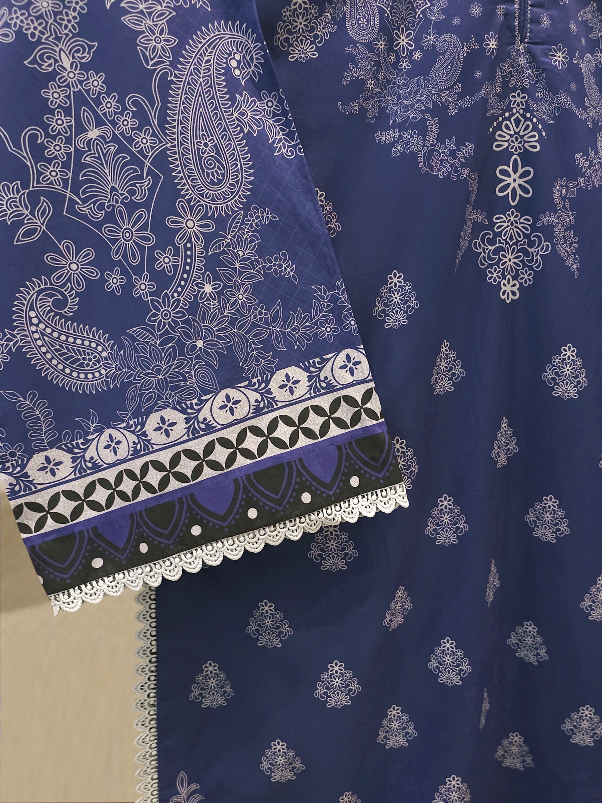 2 Piece Digital Printed Lawn Suit S115158