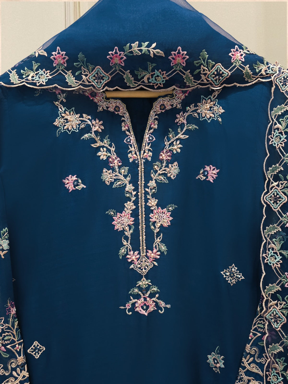 3 Piece - Pure Khaddi Silk Embroidered Suit S115237