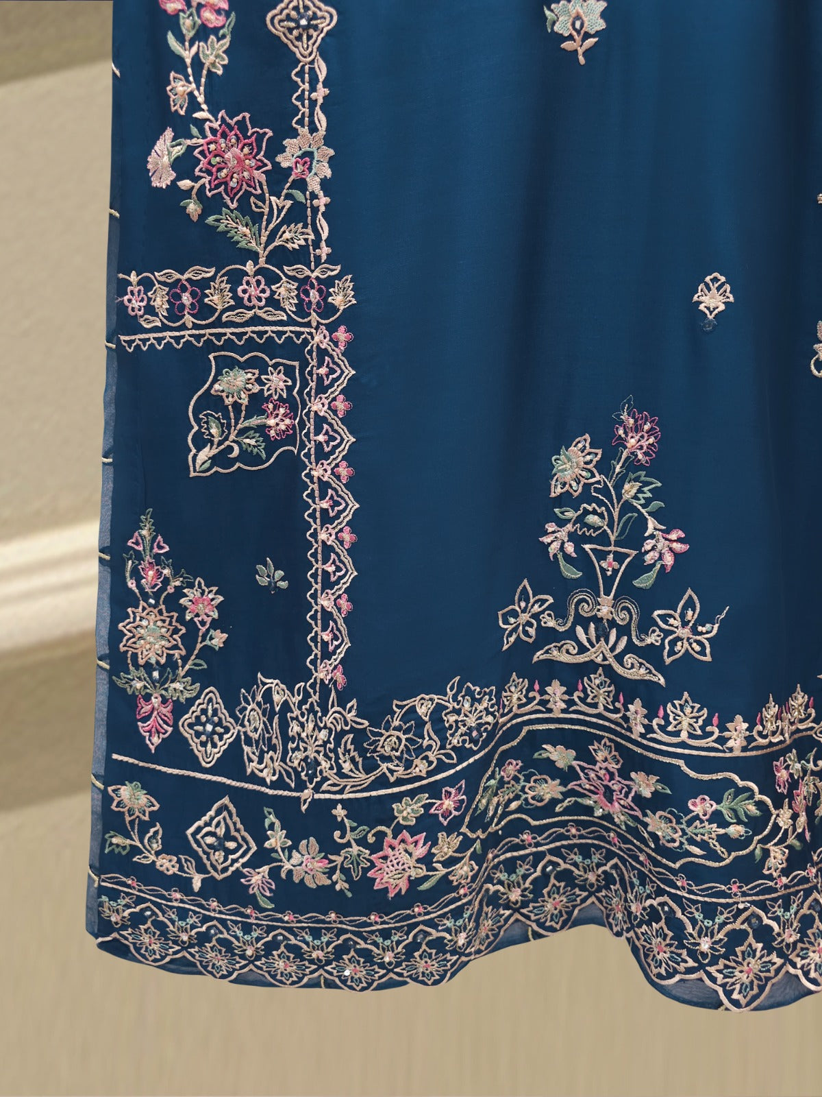 3 Piece - Pure Khaddi Silk Embroidered Suit S115237