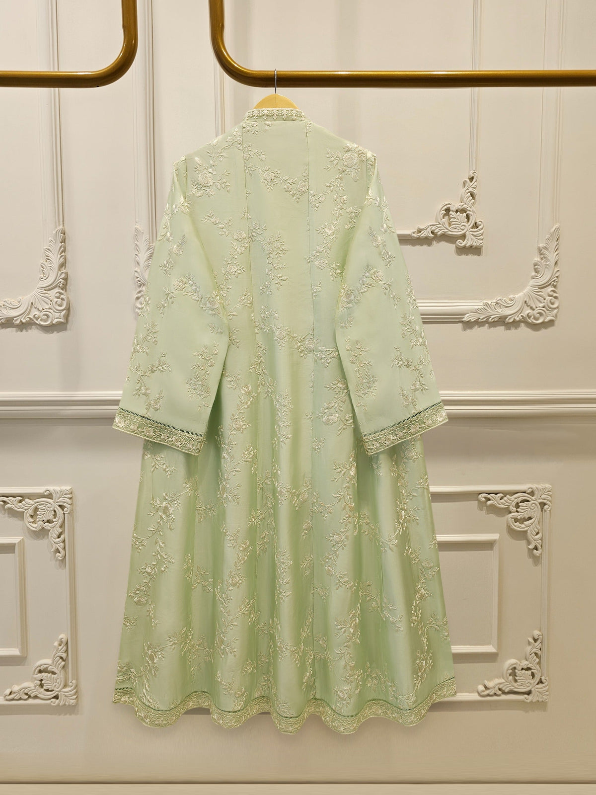 3 Piece- Pure Sheesha Silk Embroidered Suit S115344
