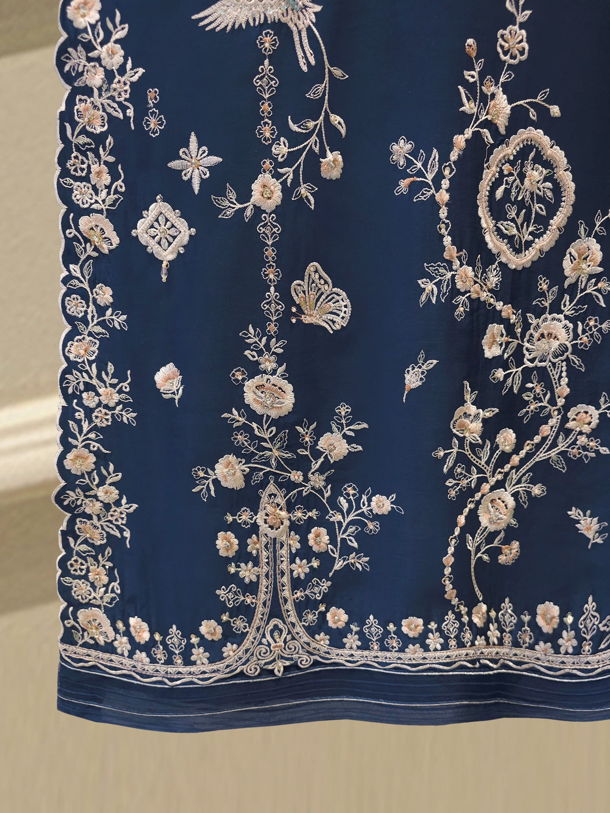 3 Piece- Pure Sheesha Silk Embroidered Suit S115399