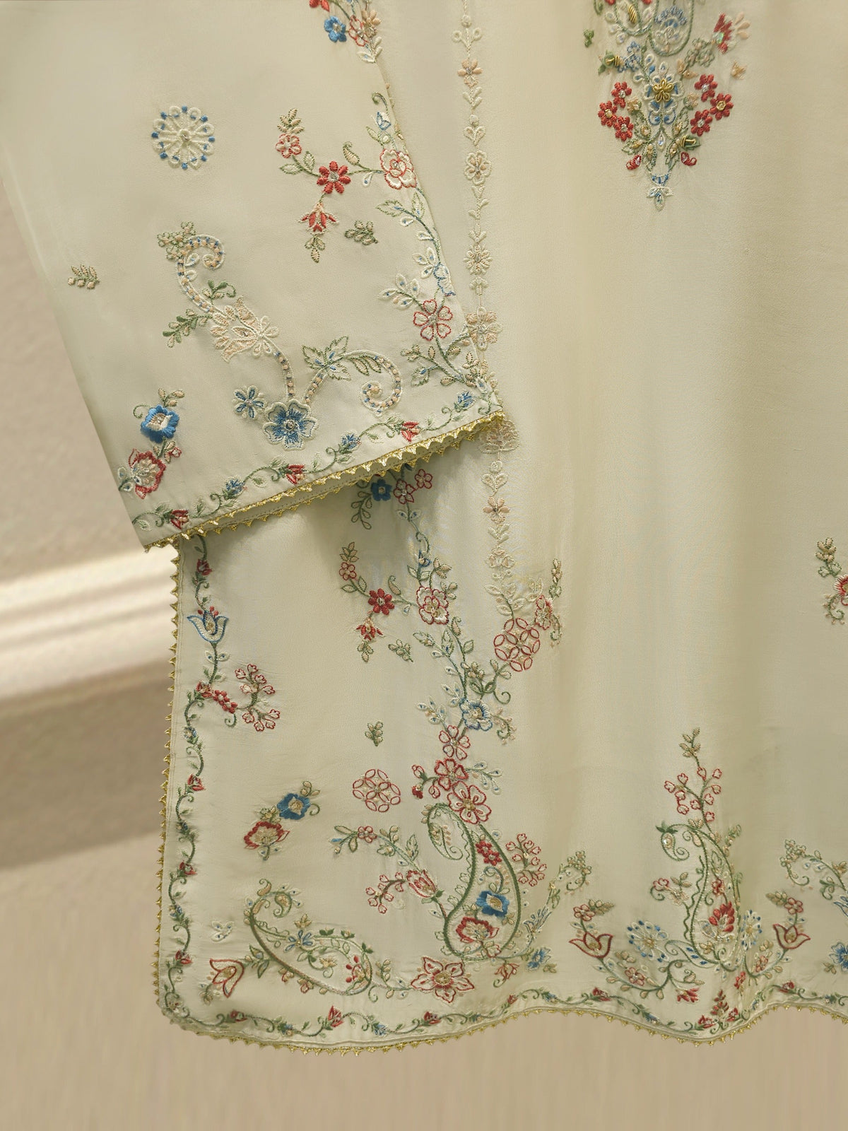 3 Piece- Pure Sheesha Silk Embroidered Suit S115407