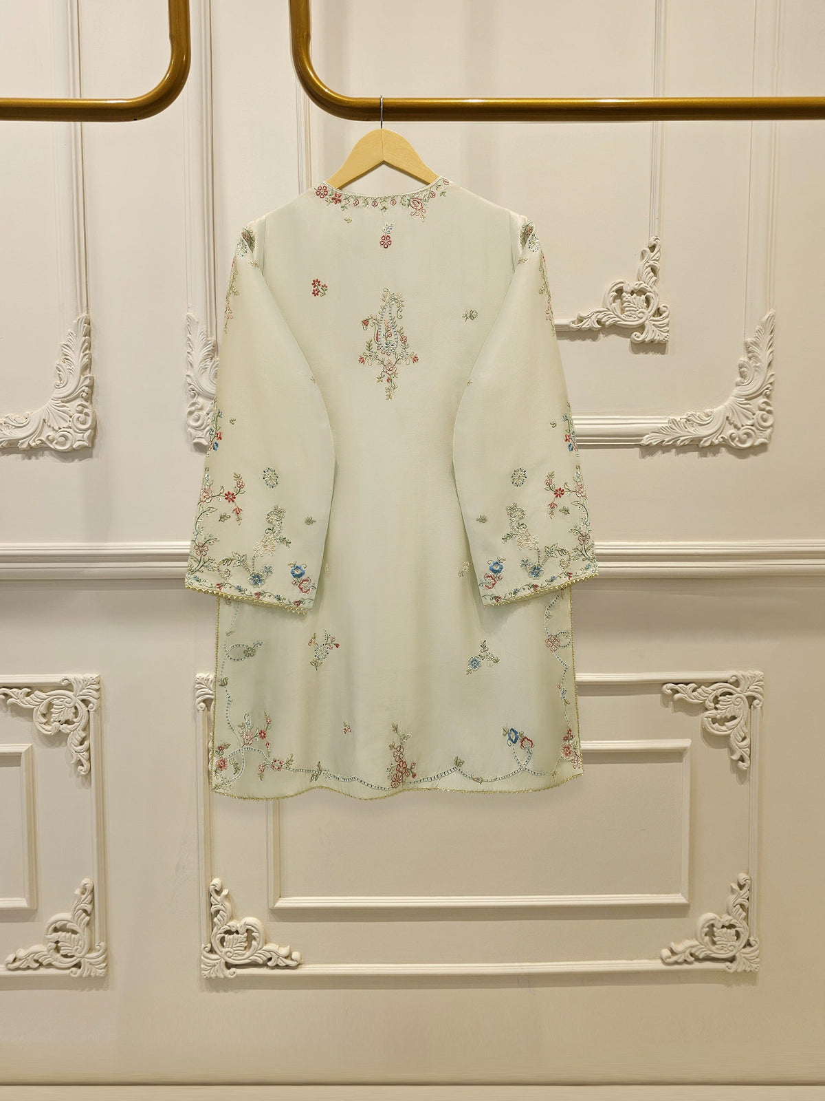 3 Piece- Pure Sheesha Silk Embroidered Suit S115407