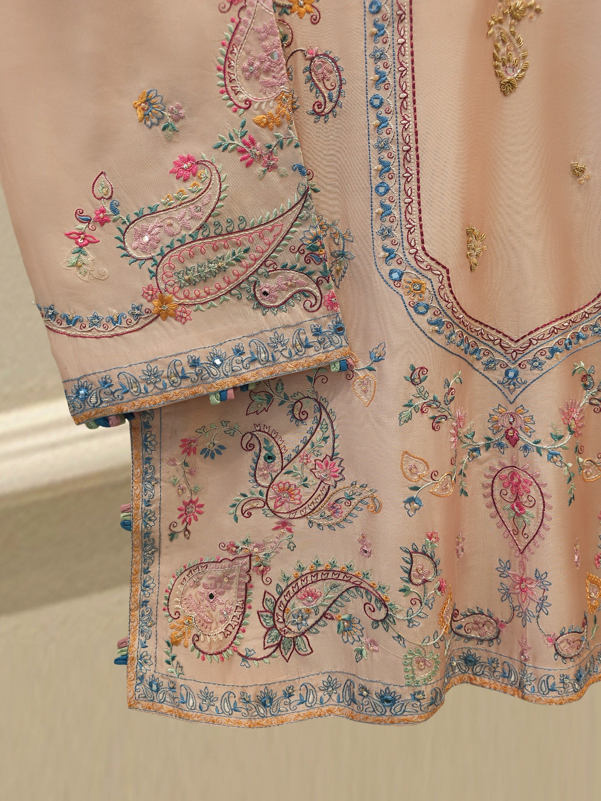 3 Piece- Pure Sheesha Silk Embroidered Suit S115405