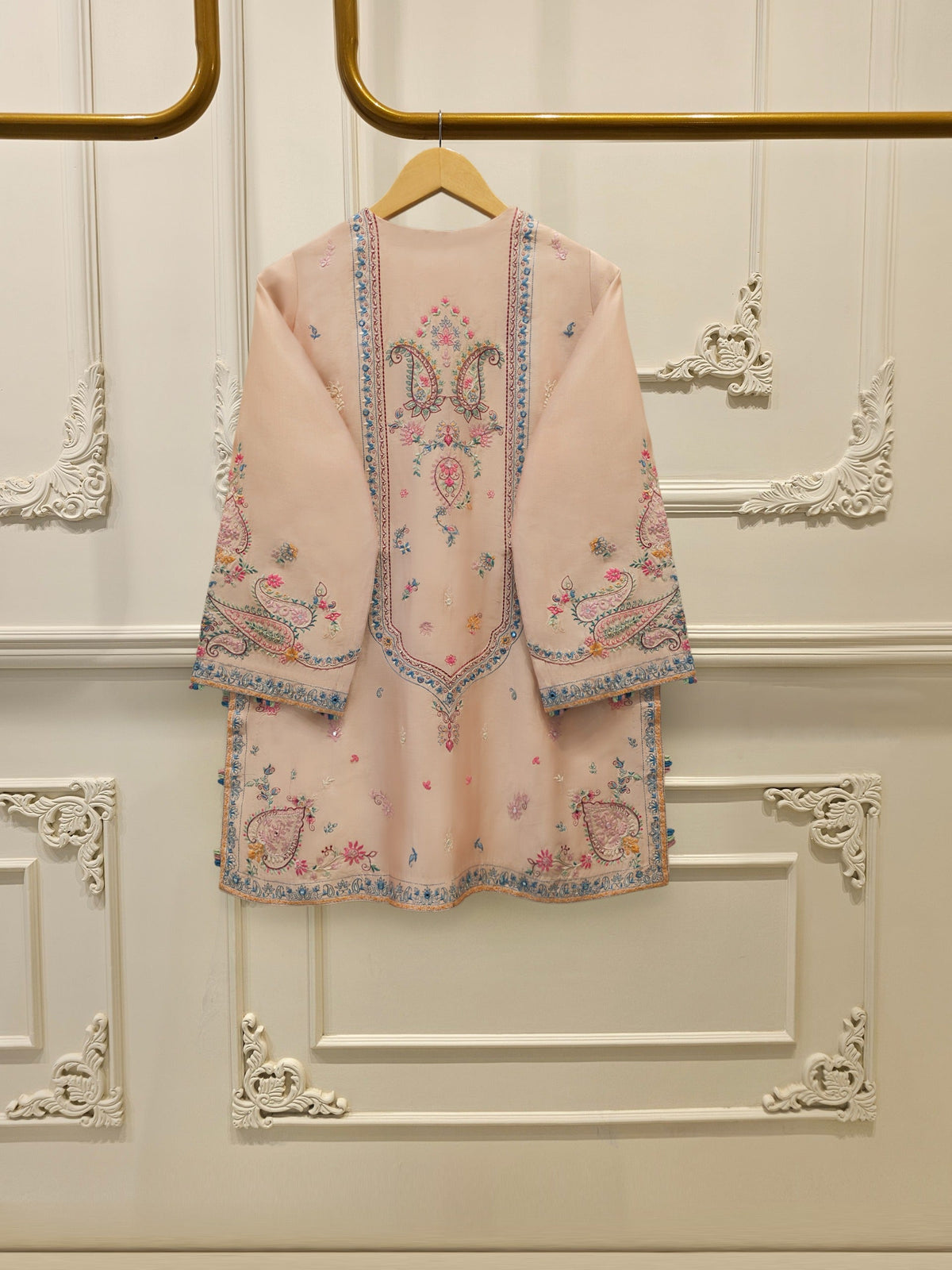 3 Piece- Pure Sheesha Silk Embroidered Suit S115405