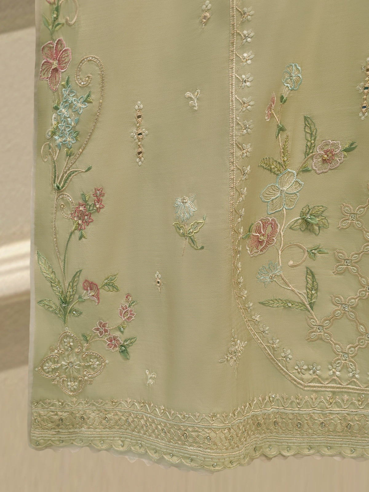 3 Piece - Pure Khaddi Silk Embroidered Suit S115427