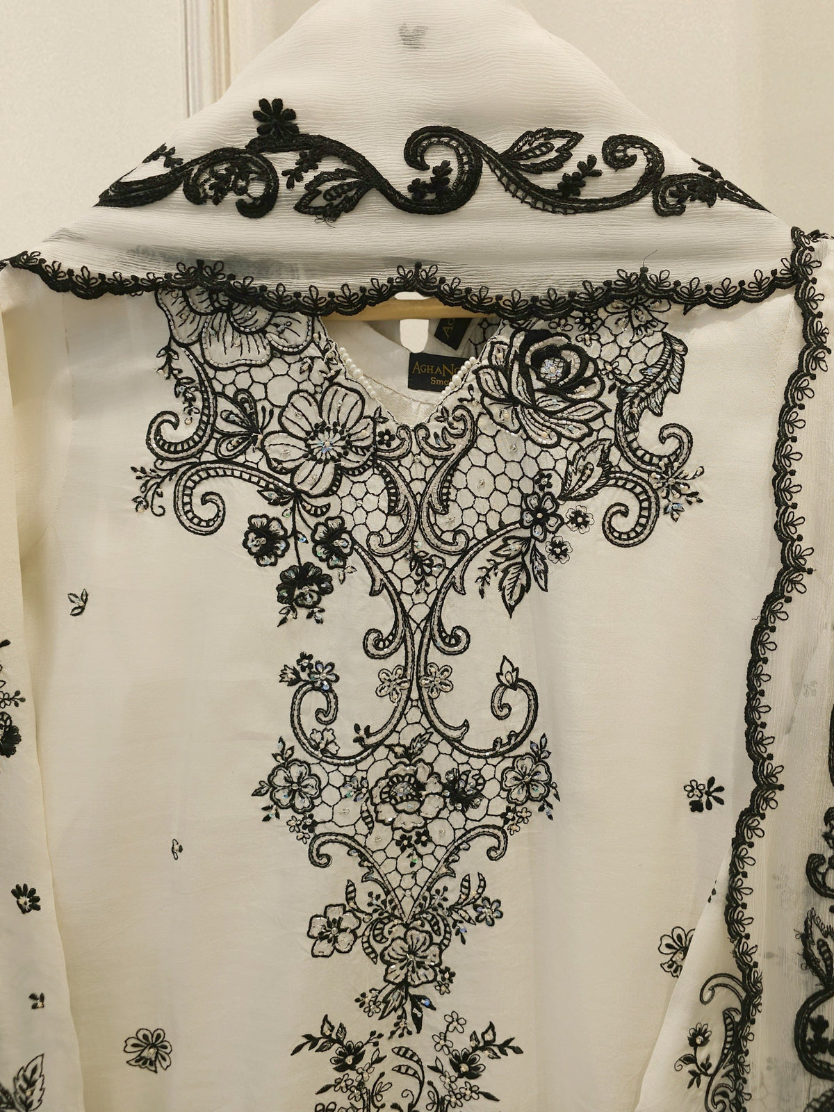 3 Piece - Pure Khaddi Silk Embroidered Suit S115569