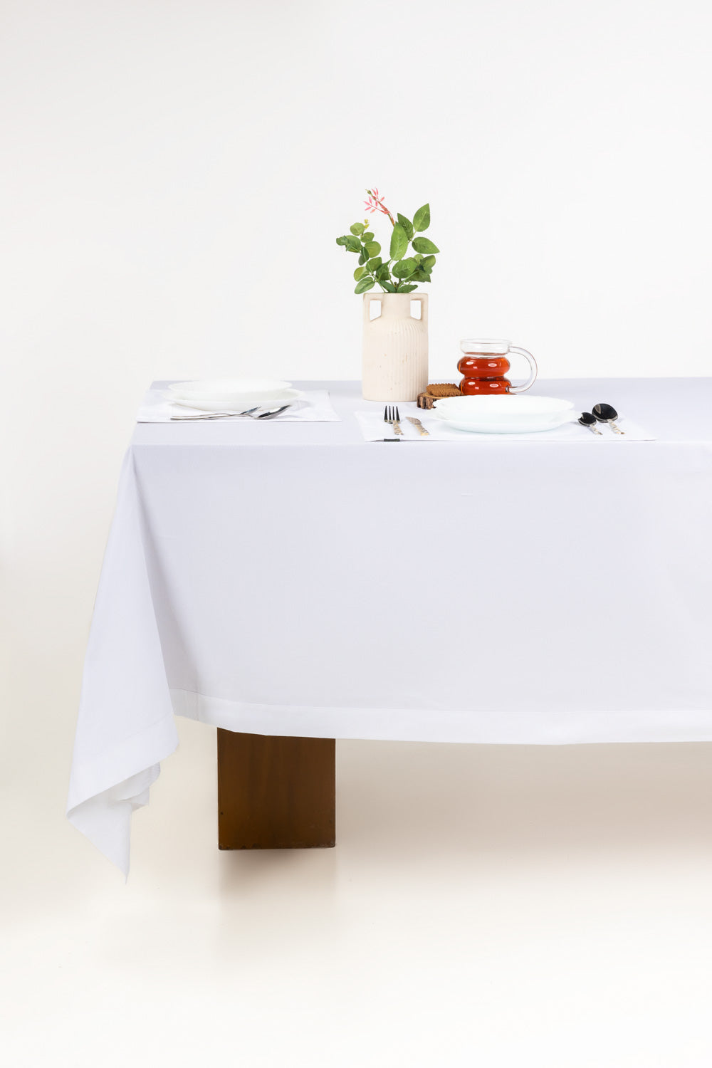 White Cube Dobby Table Cover