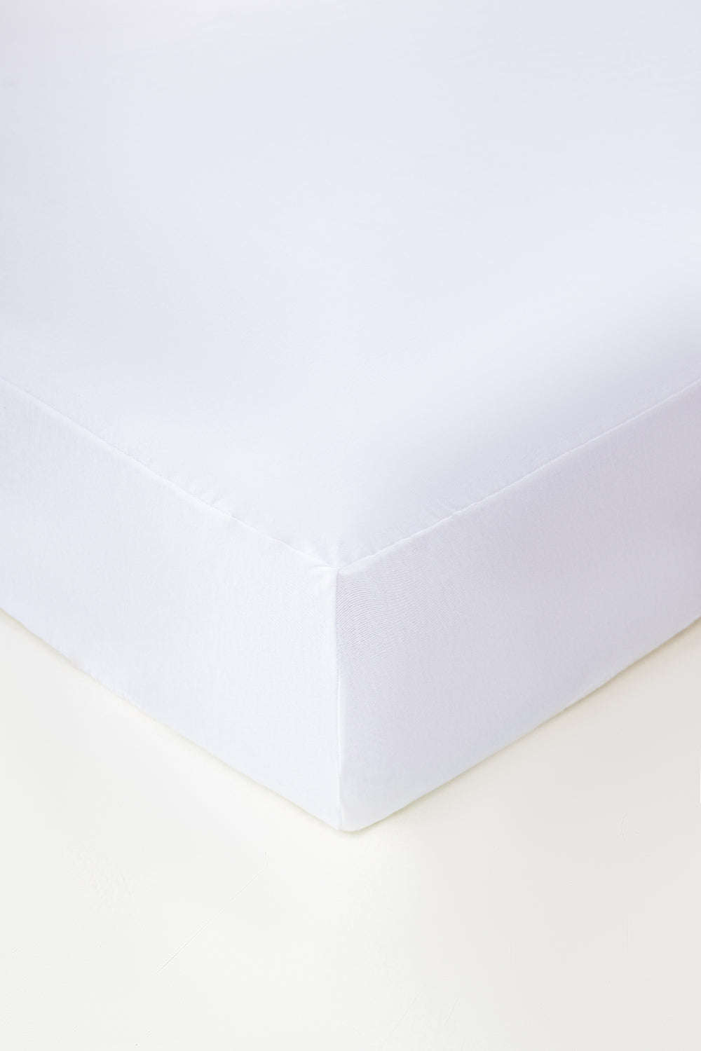 White Water Repellent Jersey Fitted Sheet 25