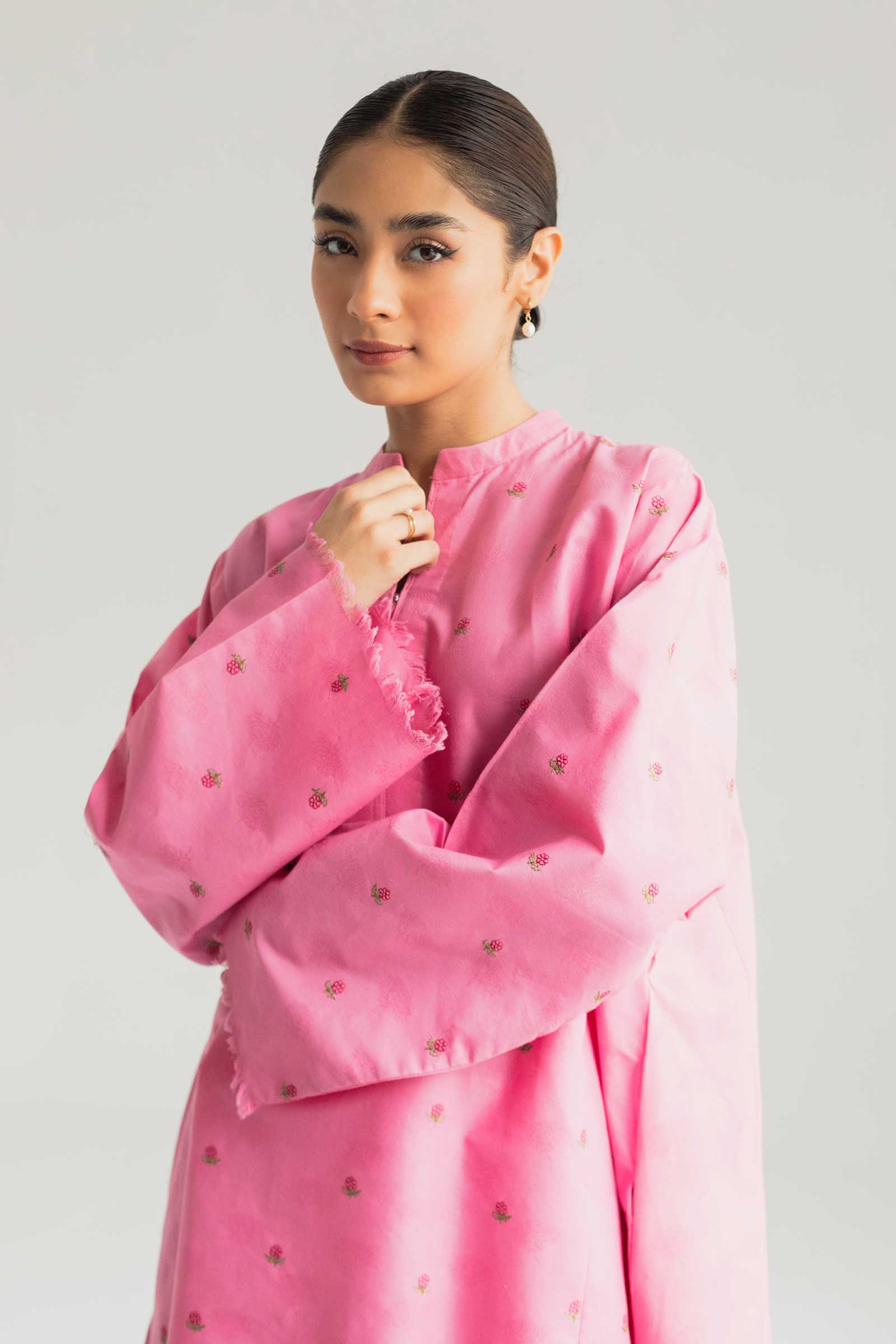 https://cdn.shopify.com/s/files/1/0340/8376/6405/products/ZKT-1245b.jpg?v=1692372701