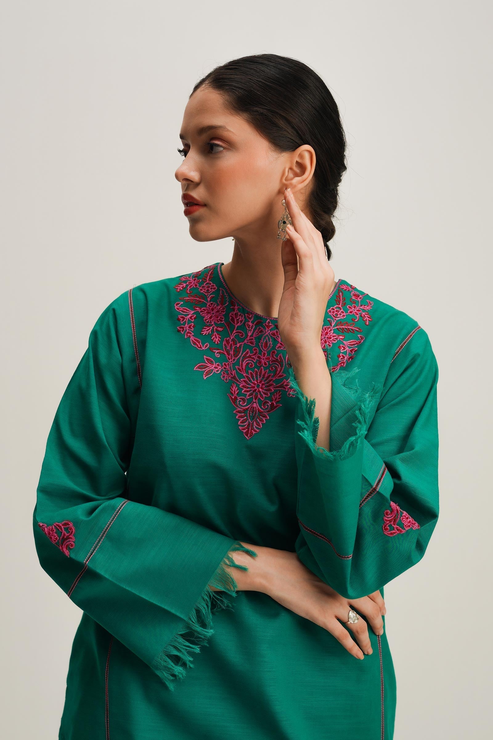 https://cdn.shopify.com/s/files/1/0340/8376/6405/products/ZKT-1254a.jpg?v=1701765466