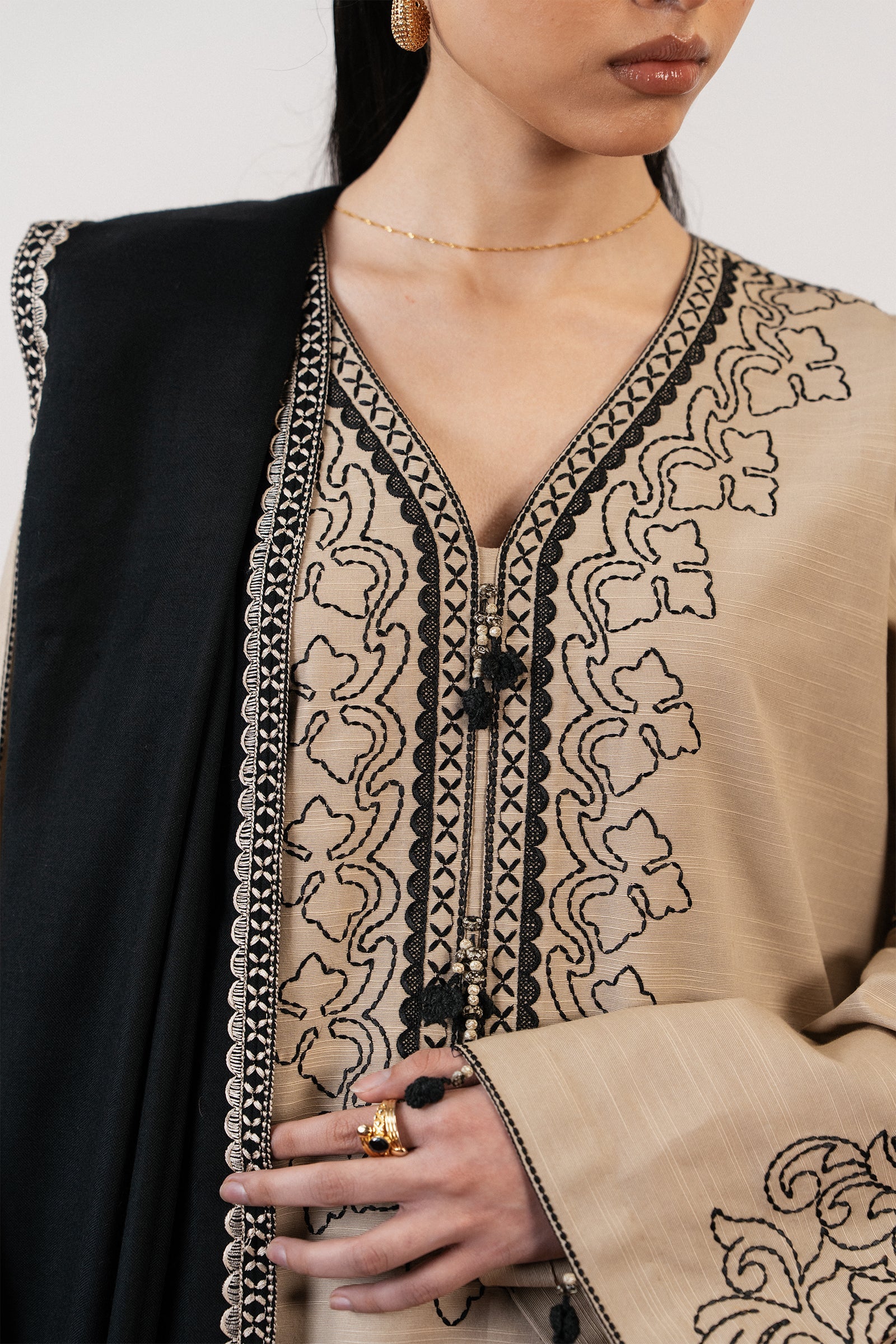 https://cdn.shopify.com/s/files/1/0081/0283/8329/files/Zaha10DEC-1387.jpg?v=1766493731