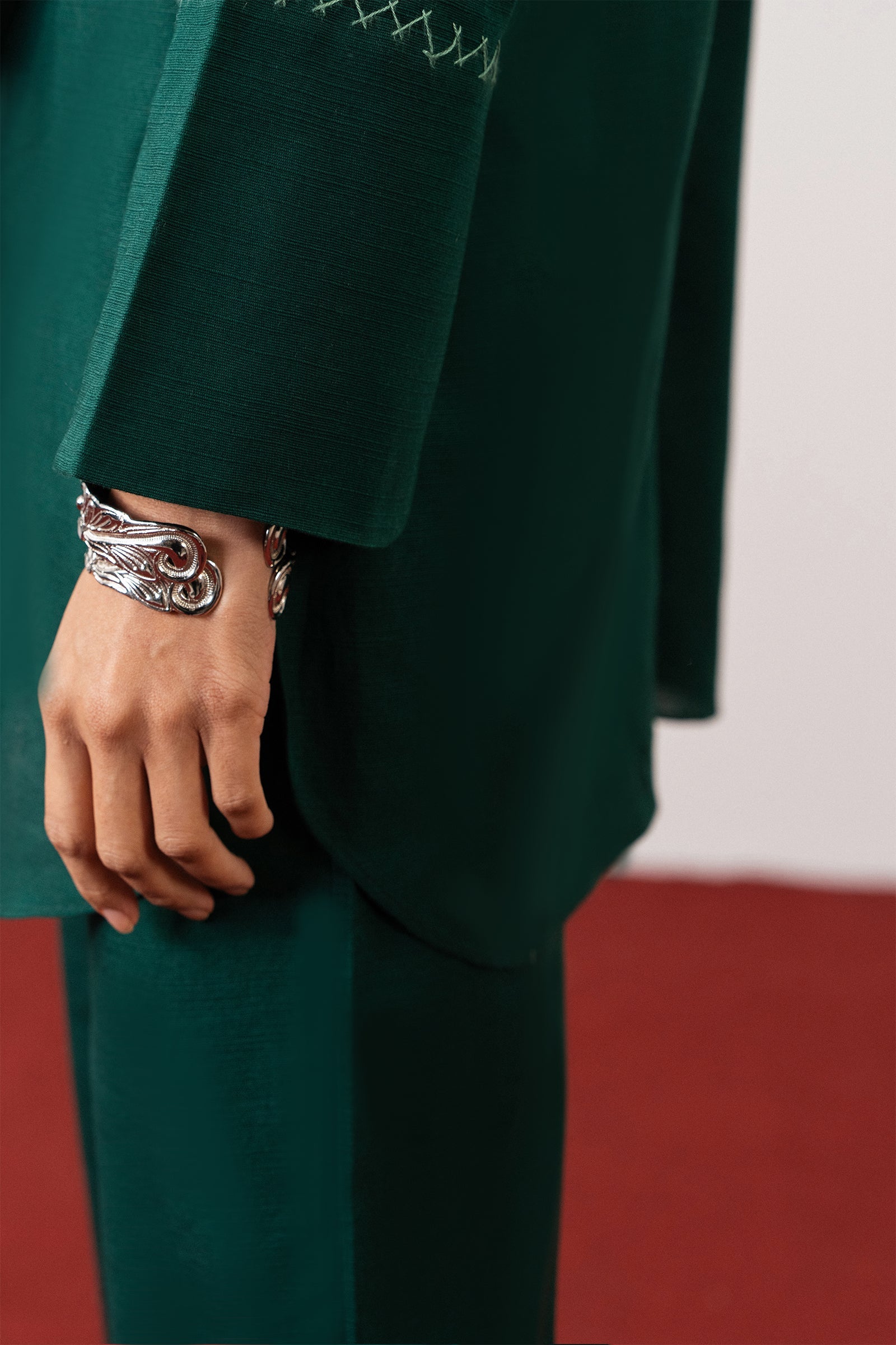 https://cdn.shopify.com/s/files/1/0081/0283/8329/files/Zaha10DEC-77.jpg?v=1766494144