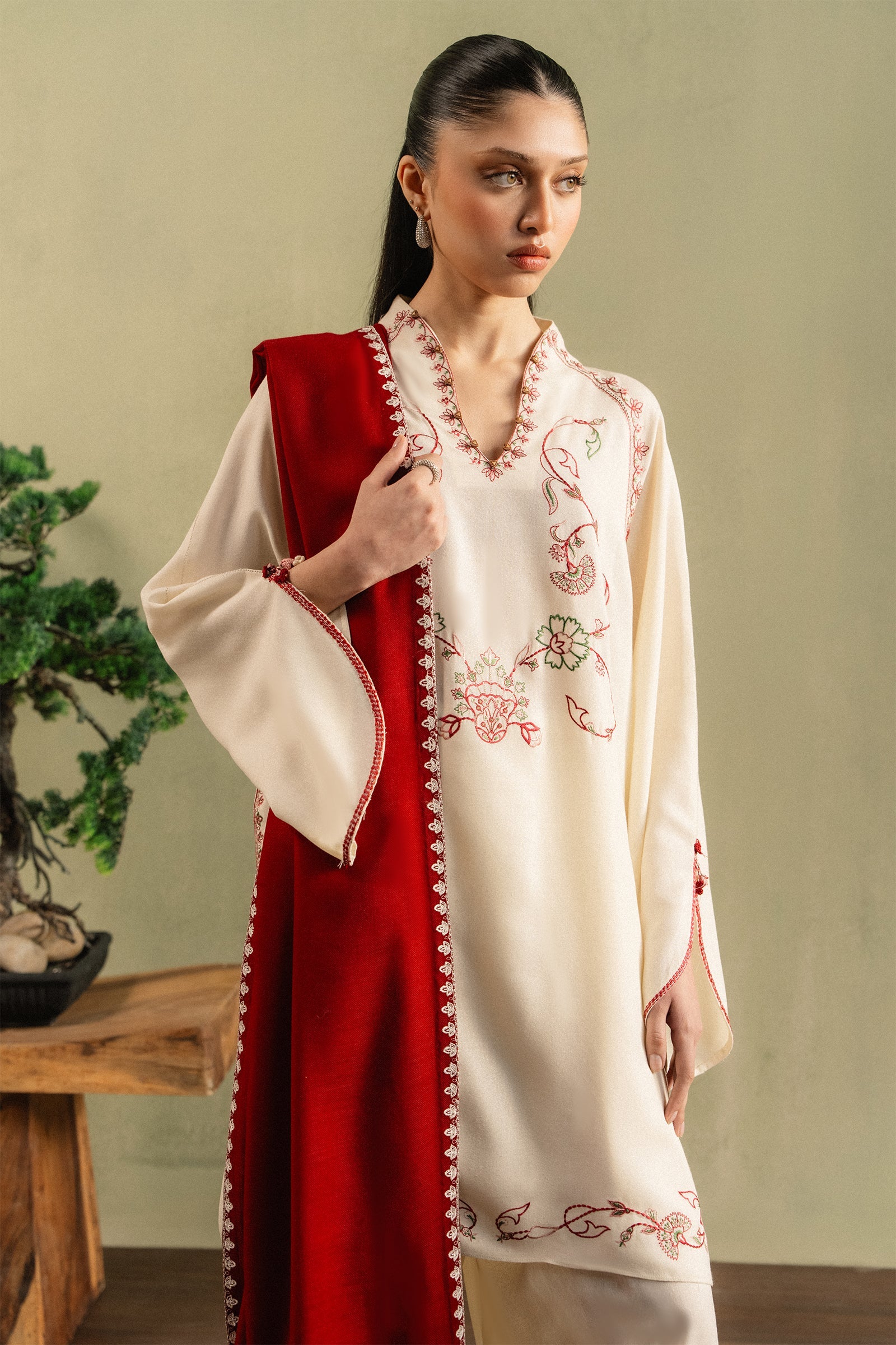 https://cdn.shopify.com/s/files/1/0081/0283/8329/files/ZahaPret4thDec-572.jpg?v=1766576132