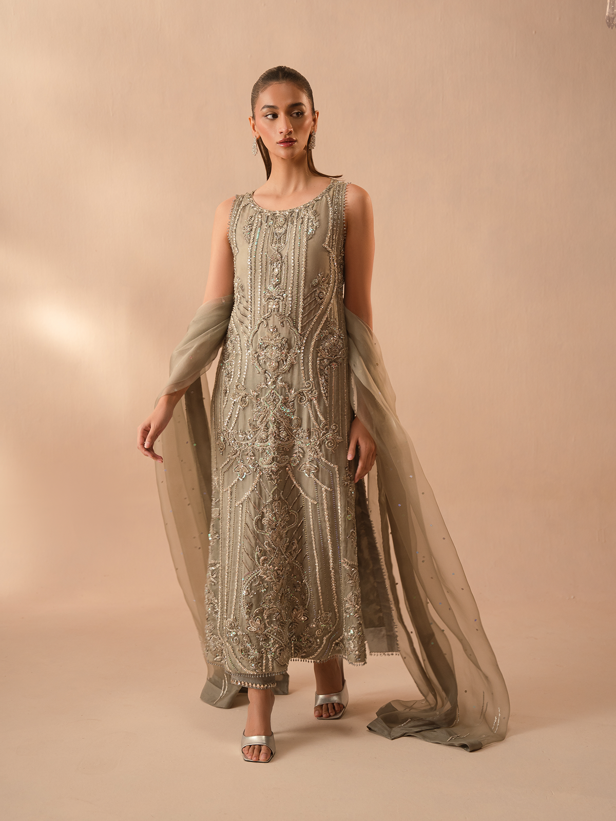 Abeera Usman – Silver Mint Style